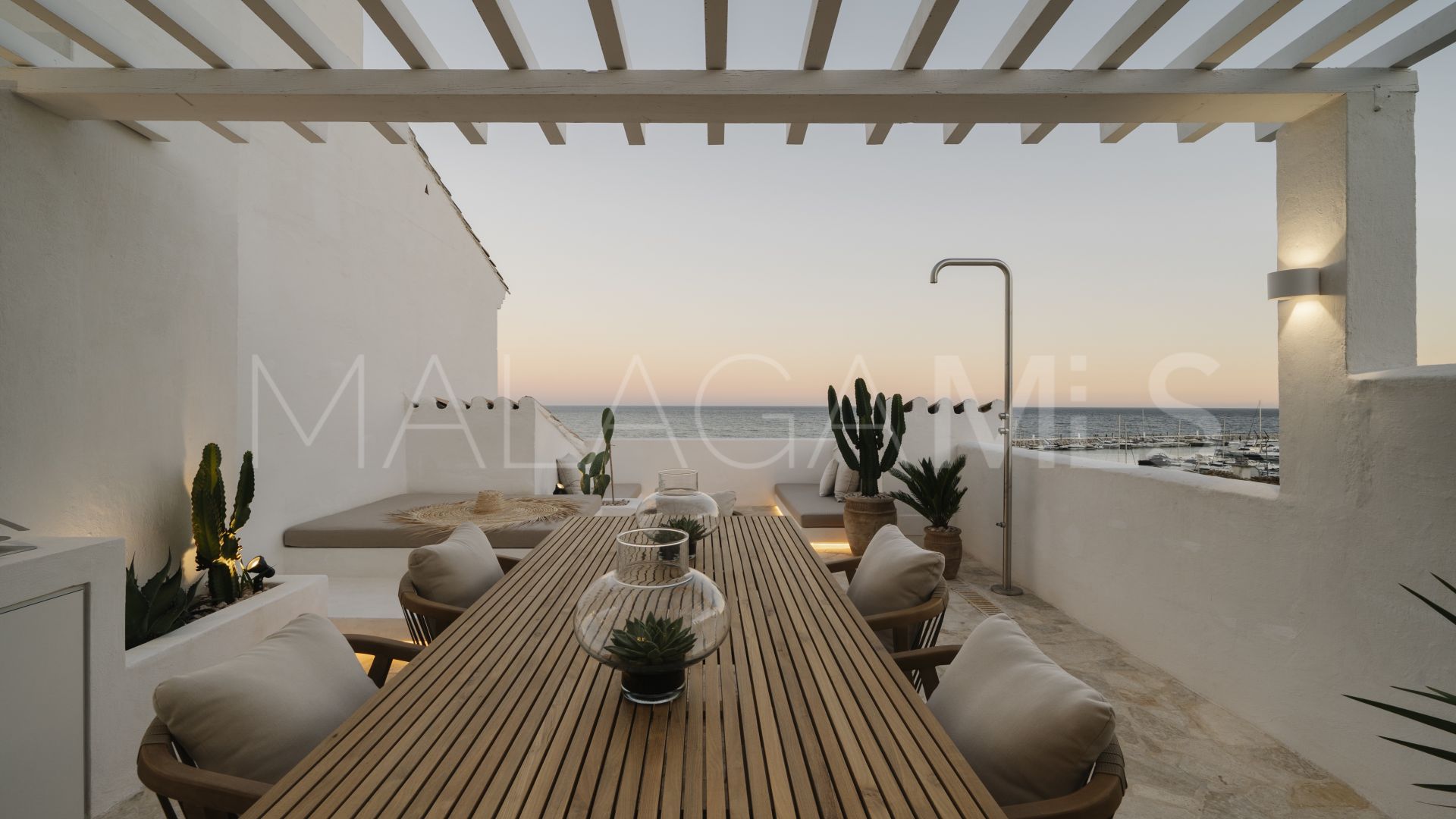 Wohnung for sale in Marbella - Puerto Banus