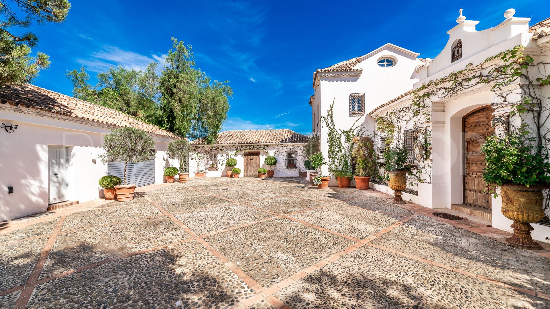 Villa for sale in El Madroñal