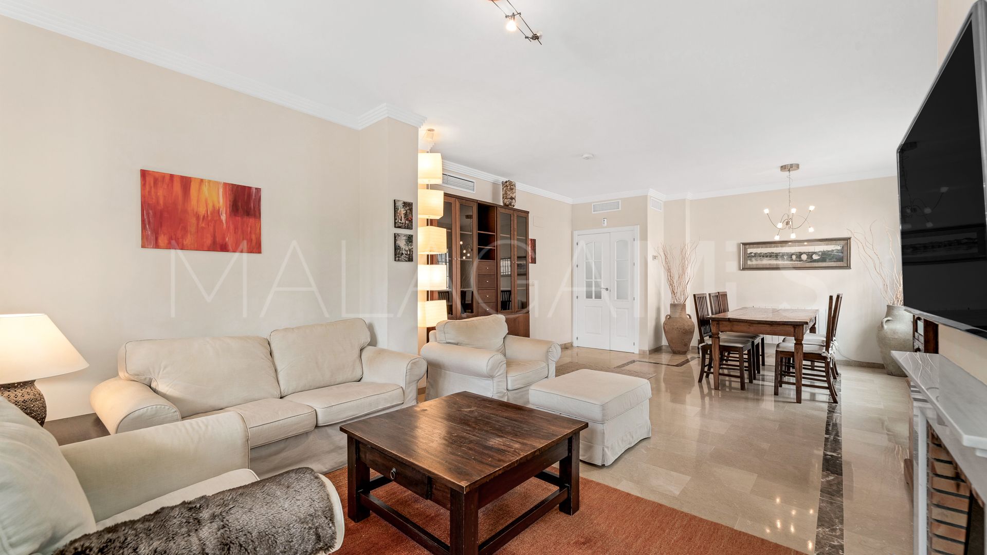 Villa for sale in Elviria