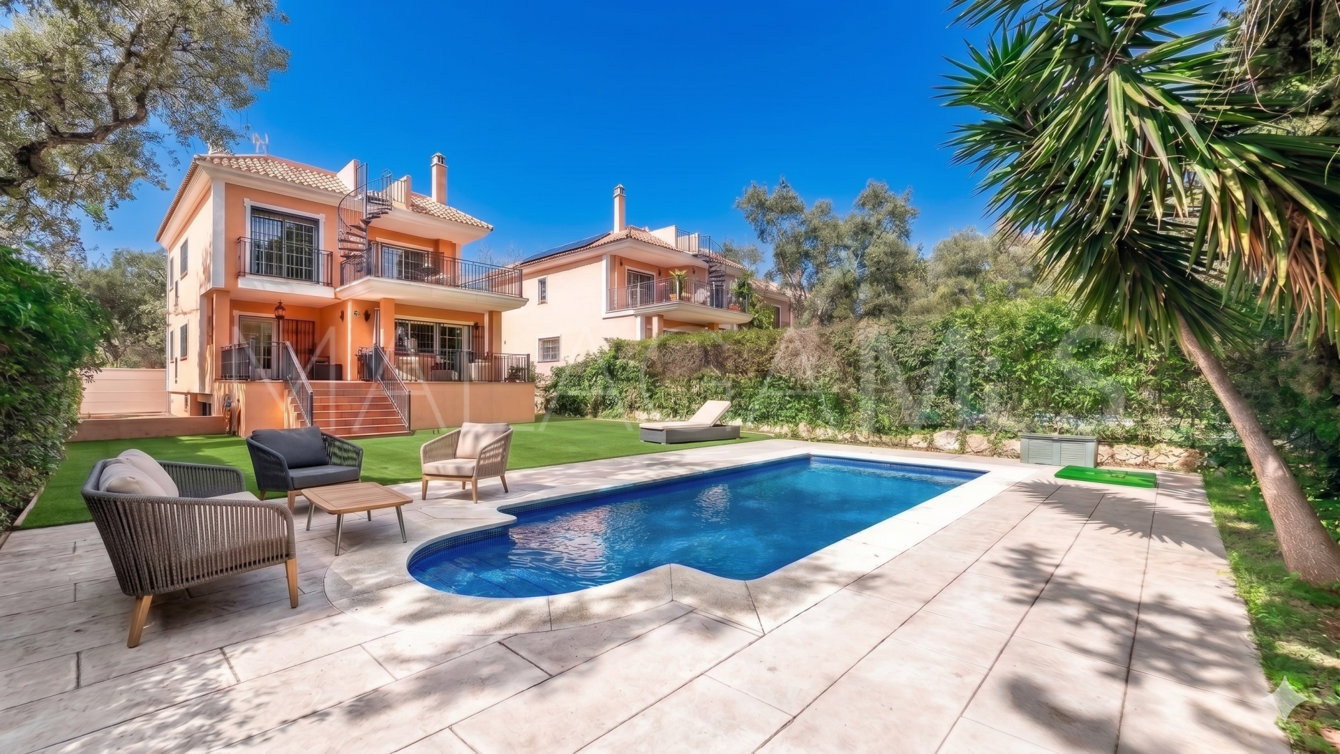 Villa with 5 bedrooms for sale in Elviria