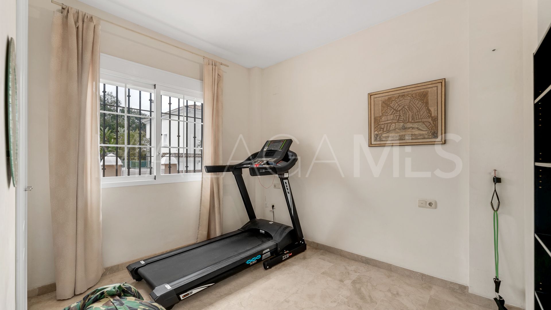 Villa for sale in Elviria
