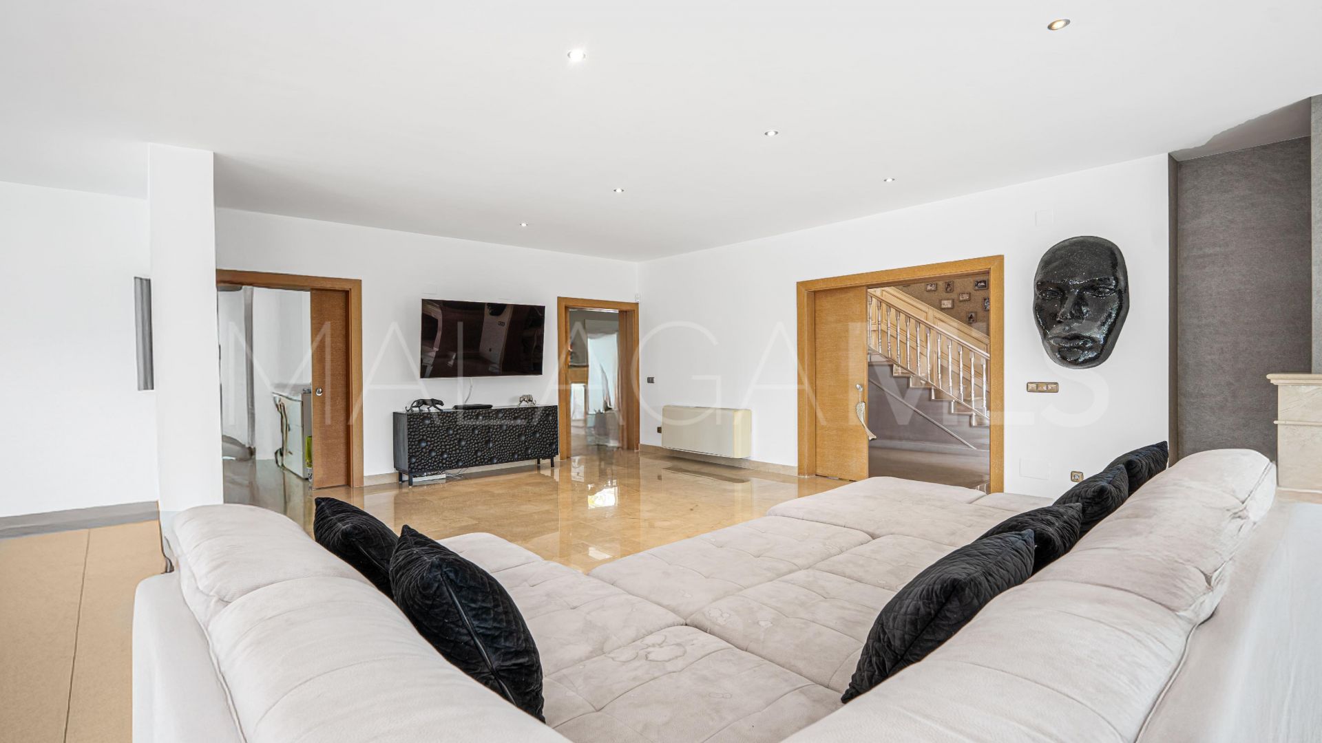 Villa for sale in Guadalmina Baja