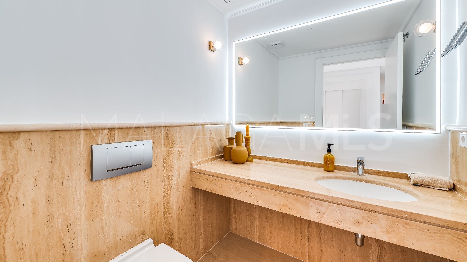 Villa for sale in Marbella Hill Club