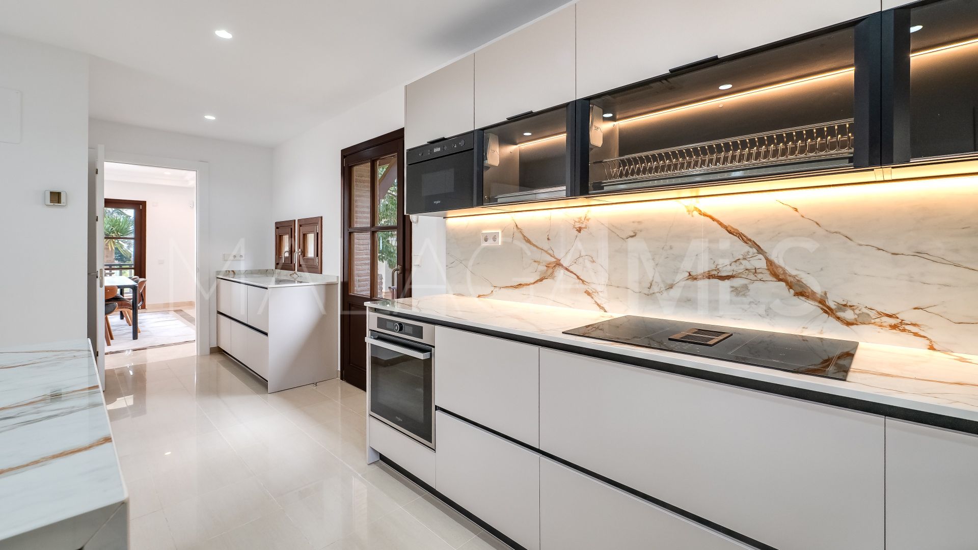 Villa for sale in Marbella Hill Club