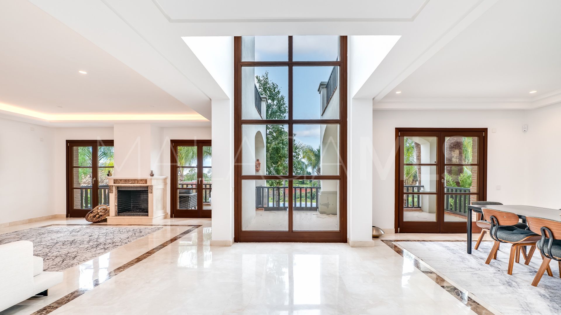 Villa for sale in Marbella Hill Club