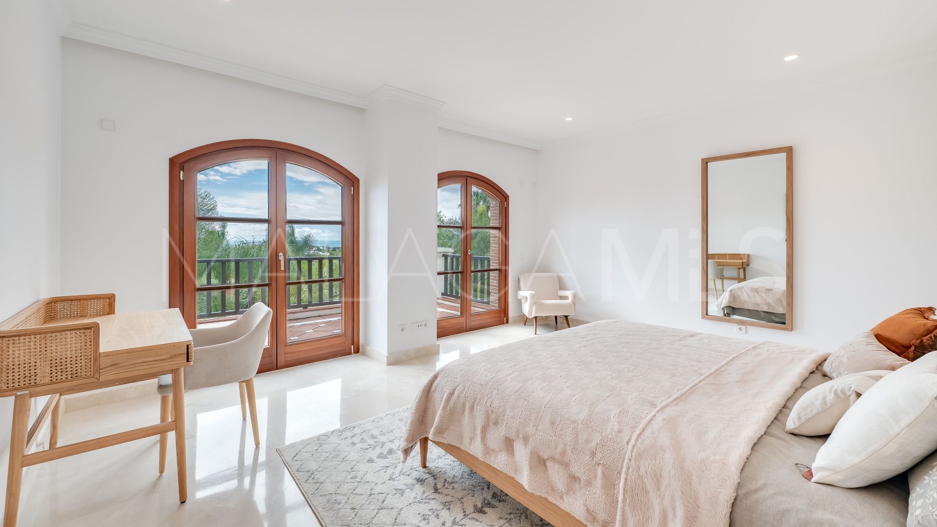 Villa for sale in Marbella Hill Club