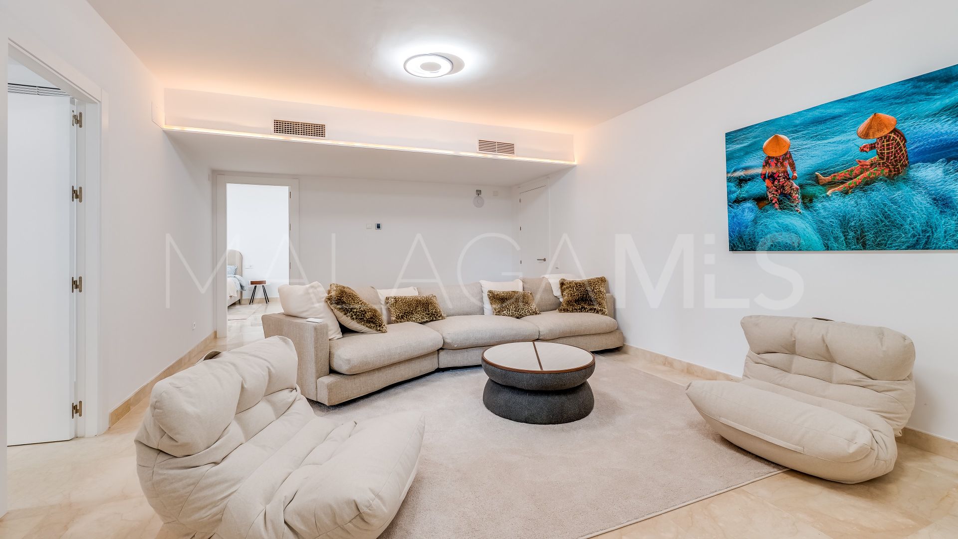 Villa for sale in Marbella Hill Club
