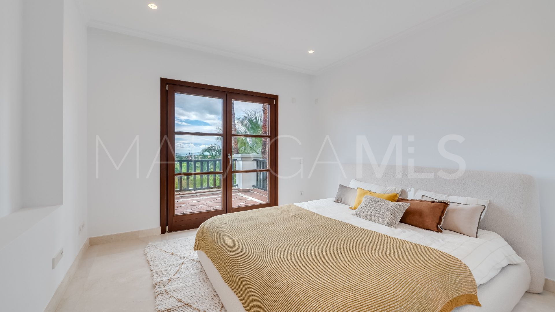 Villa for sale in Marbella Hill Club