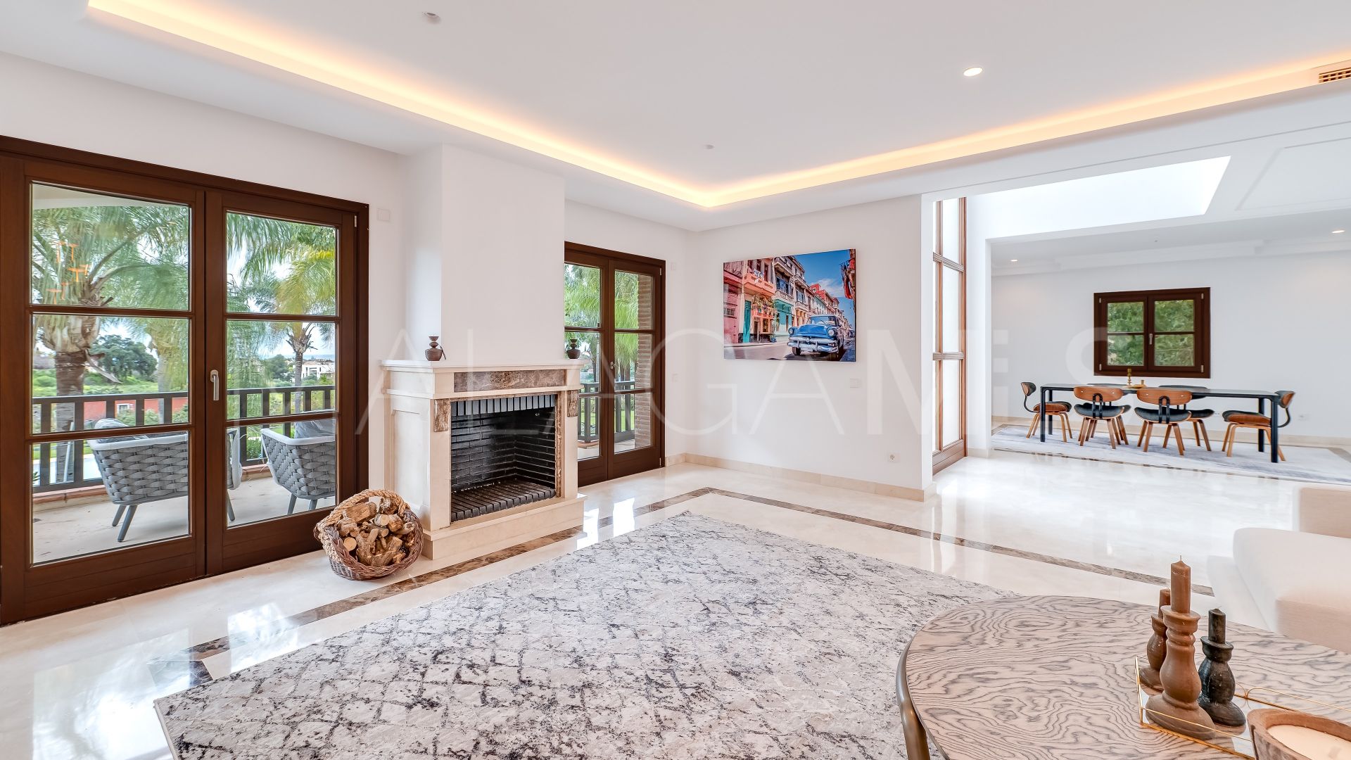 Villa for sale in Marbella Hill Club