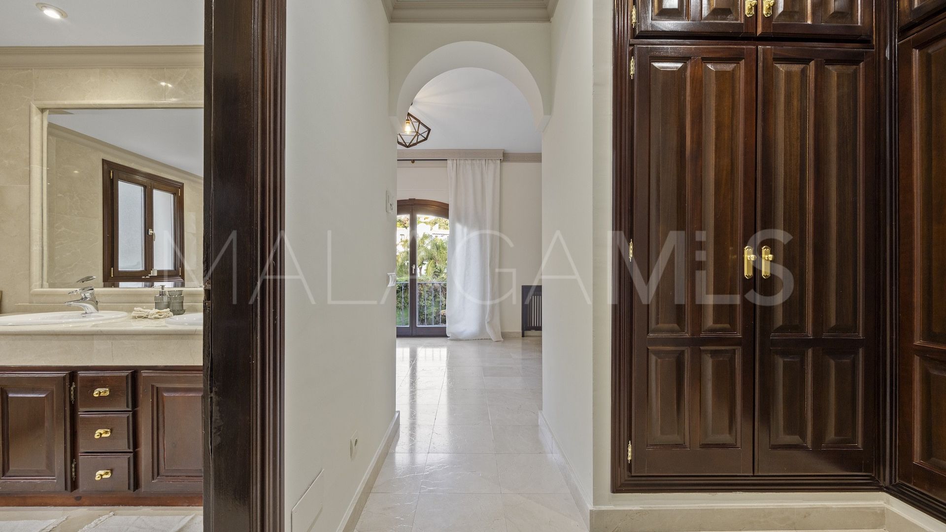 Villa for sale in Los Arqueros