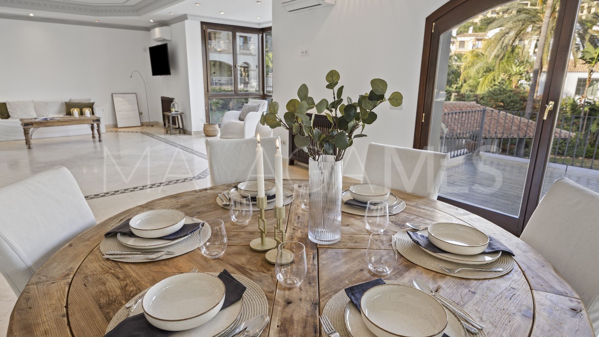 Villa for sale in Los Arqueros