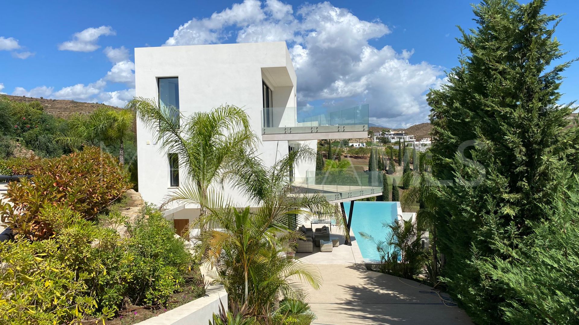 For sale villa in Los Flamingos Golf with 4 bedrooms
