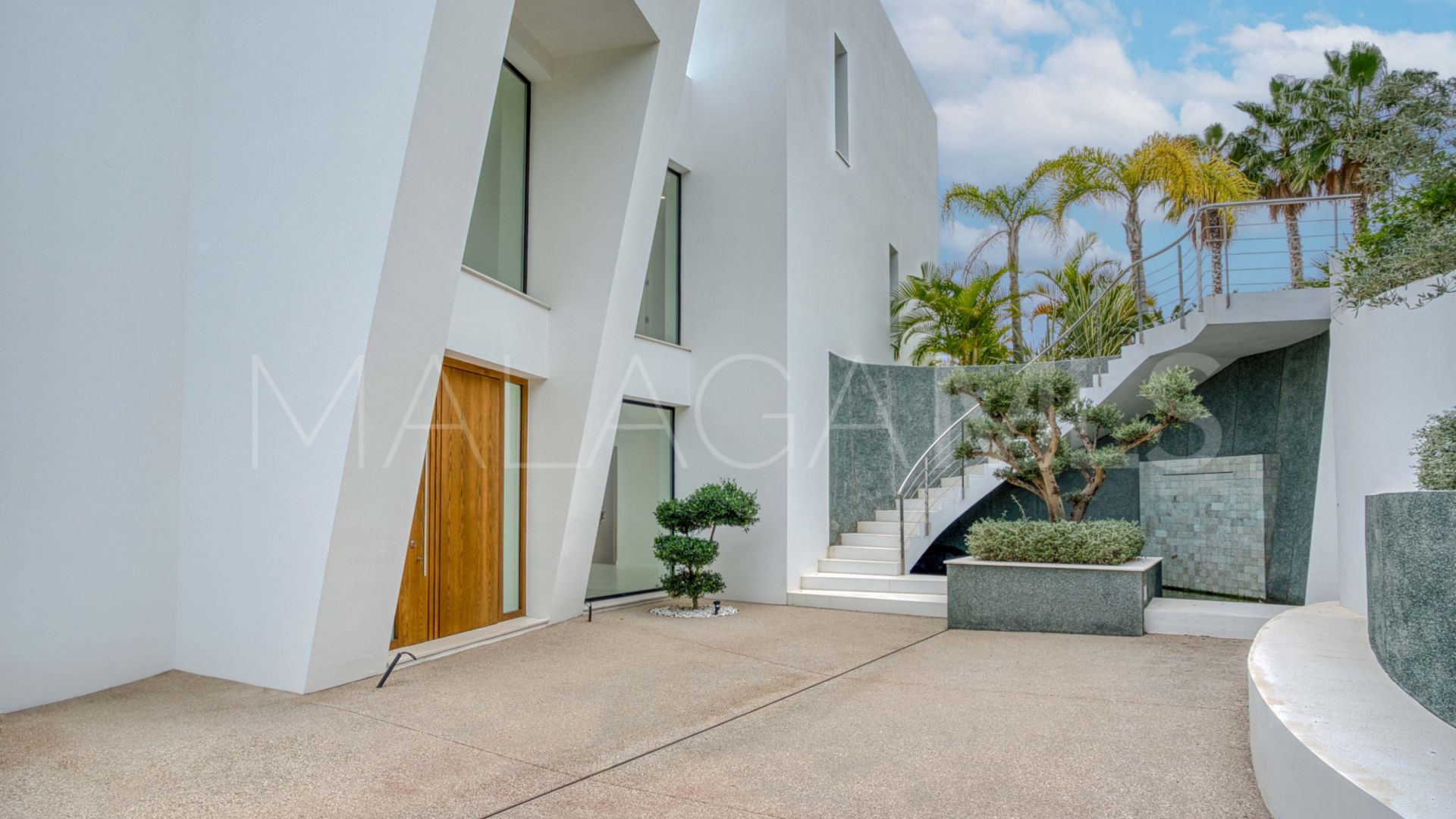 For sale villa in Los Flamingos Golf with 4 bedrooms