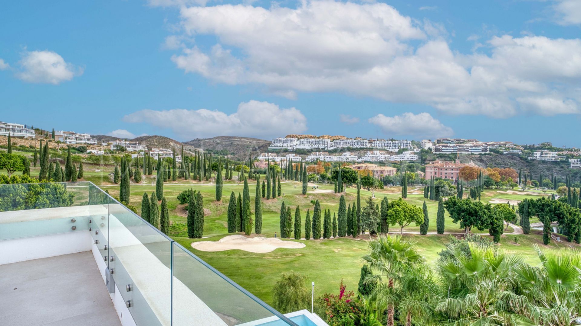 For sale villa in Los Flamingos Golf with 4 bedrooms