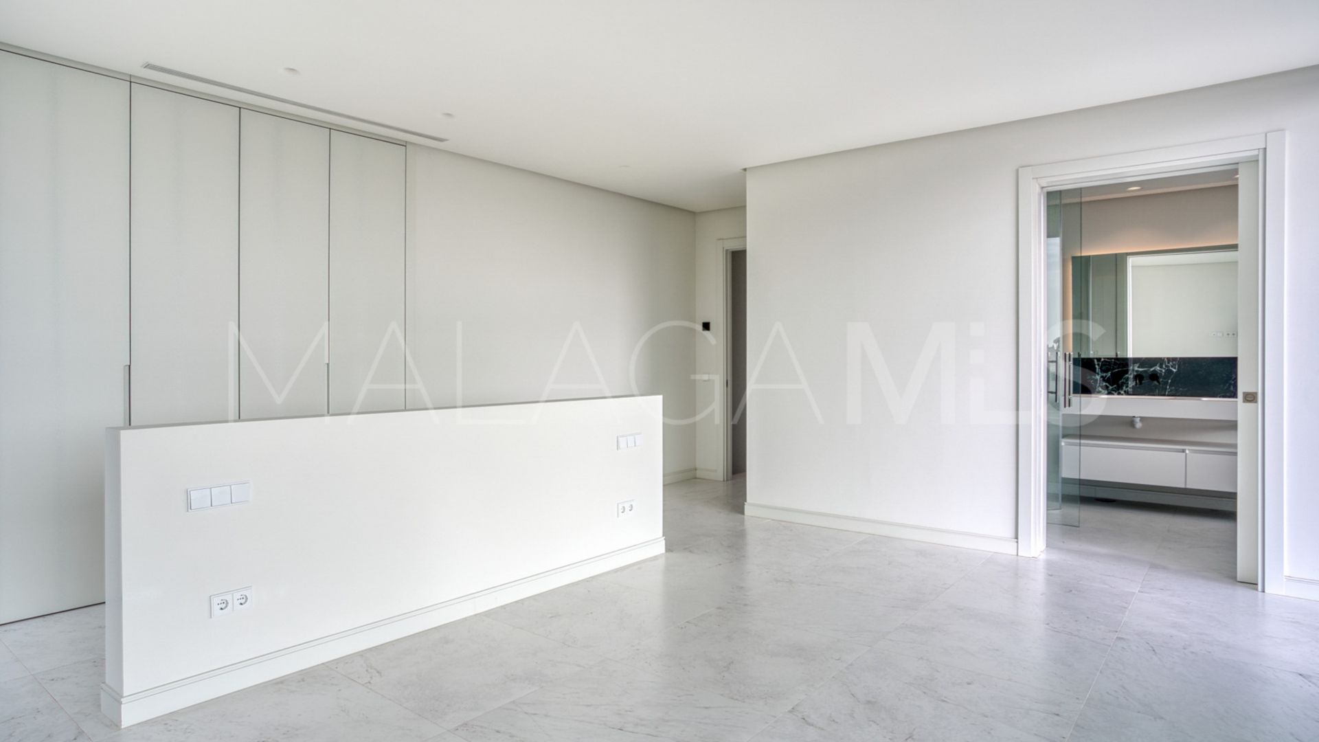 For sale villa in Los Flamingos Golf with 4 bedrooms
