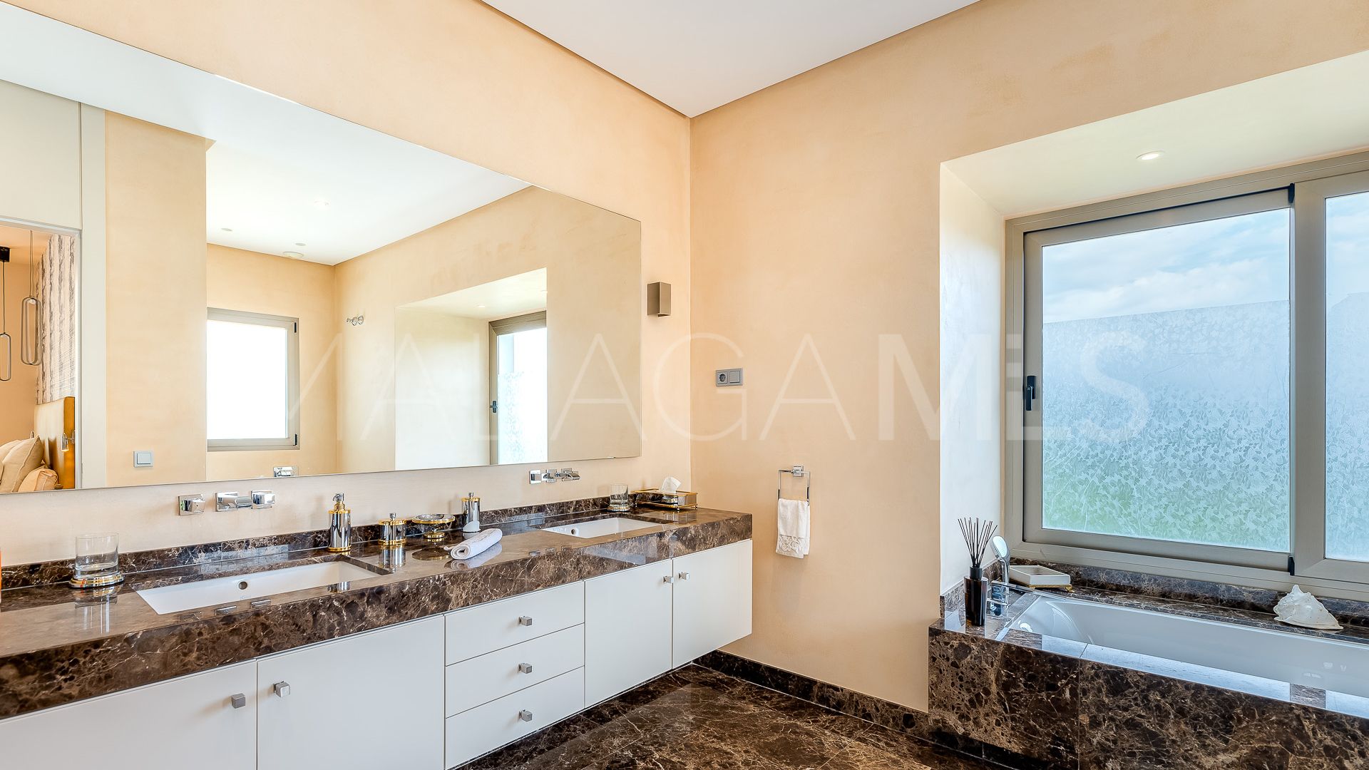 Villa for sale in Paraiso Alto