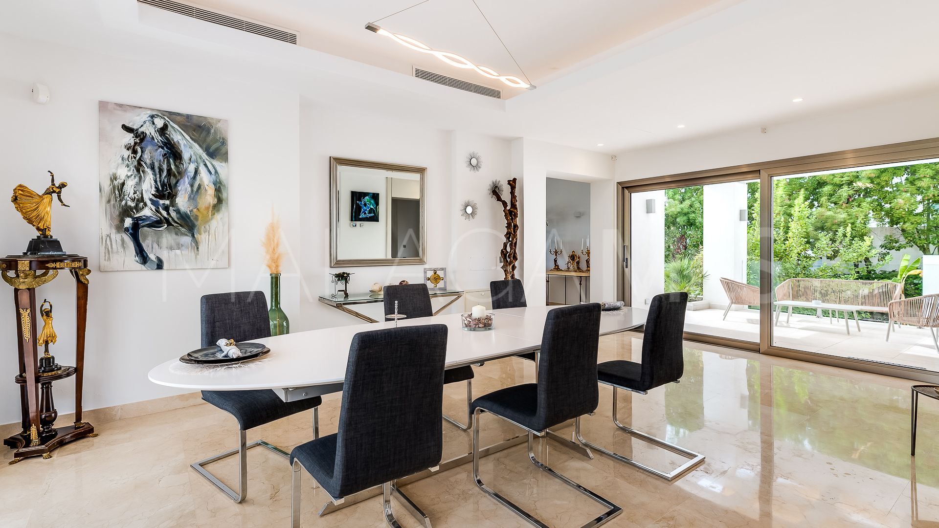 Villa for sale in Paraiso Alto