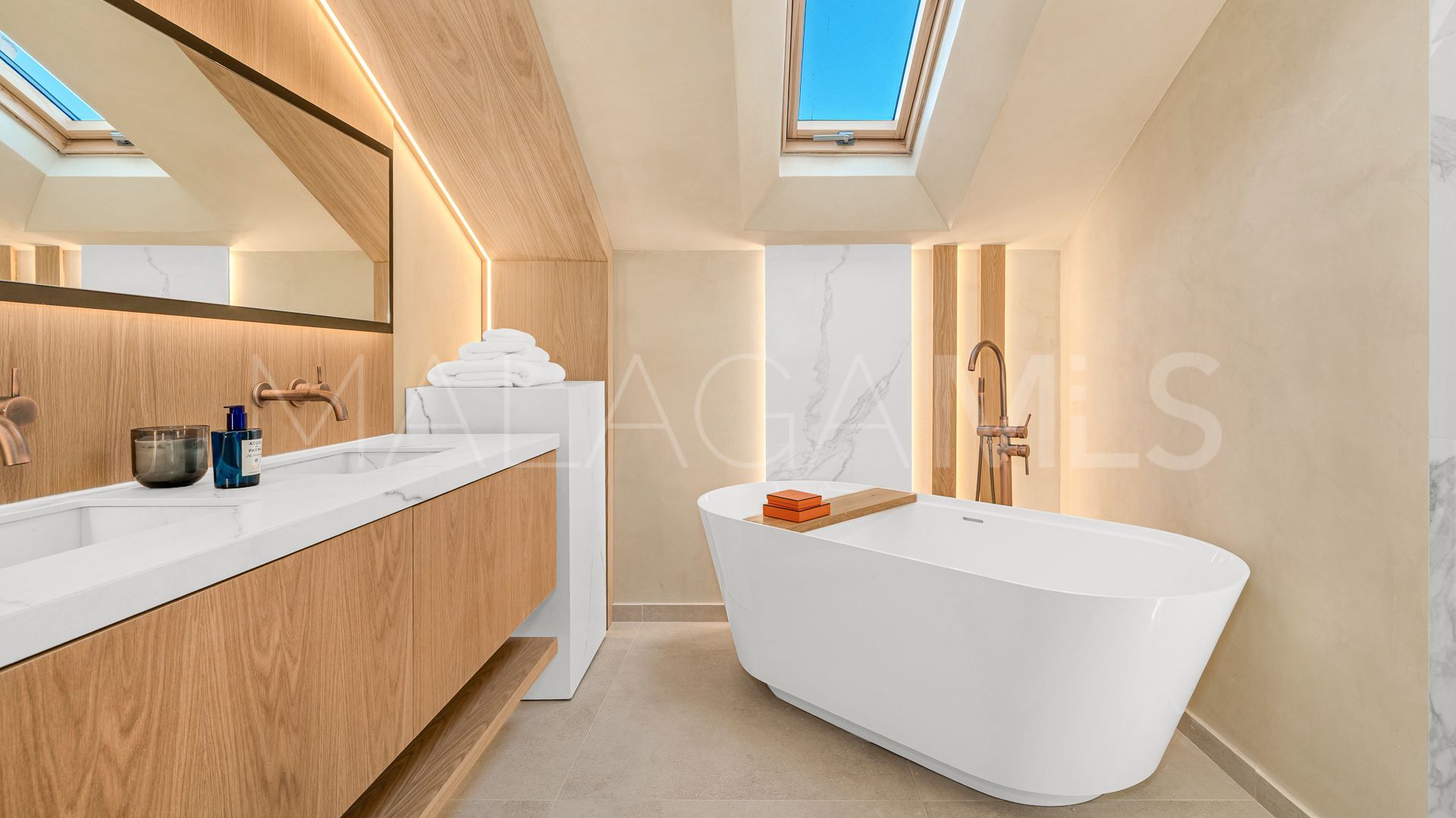 Town house for sale in Golden Mile