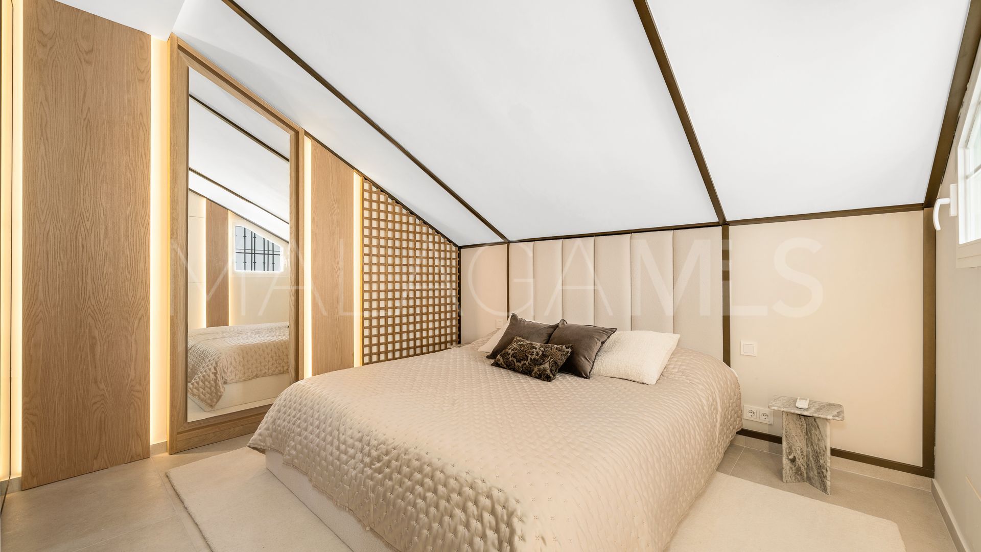 Town house for sale in Golden Mile