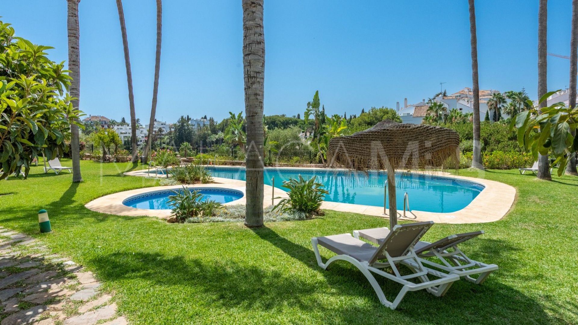 Town house for sale in Golden Mile