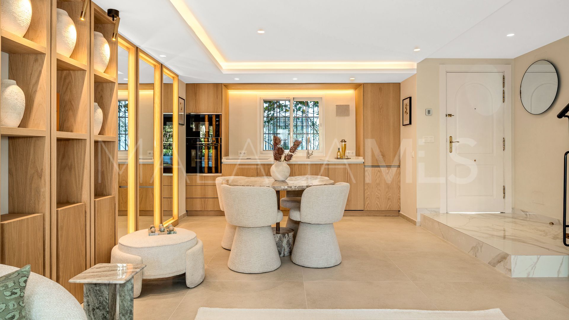 Town house for sale in Golden Mile