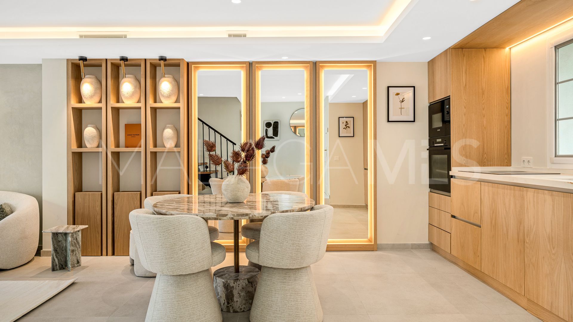 Town house for sale in Golden Mile