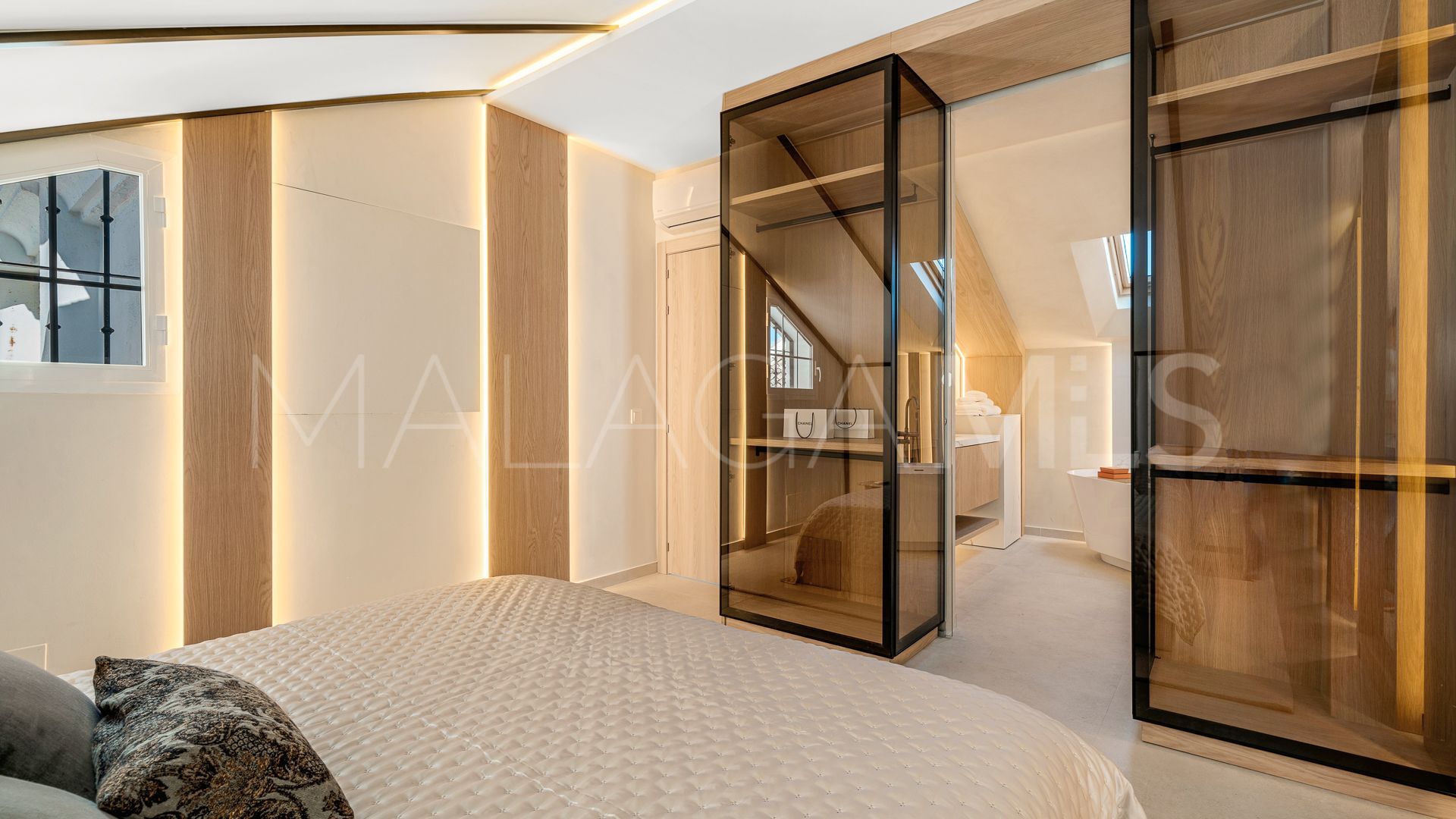 Town house for sale in Golden Mile