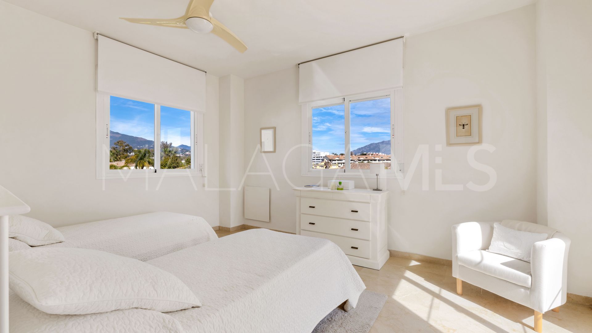 Se vende villa in Guadalmina Alta with 5 bedrooms