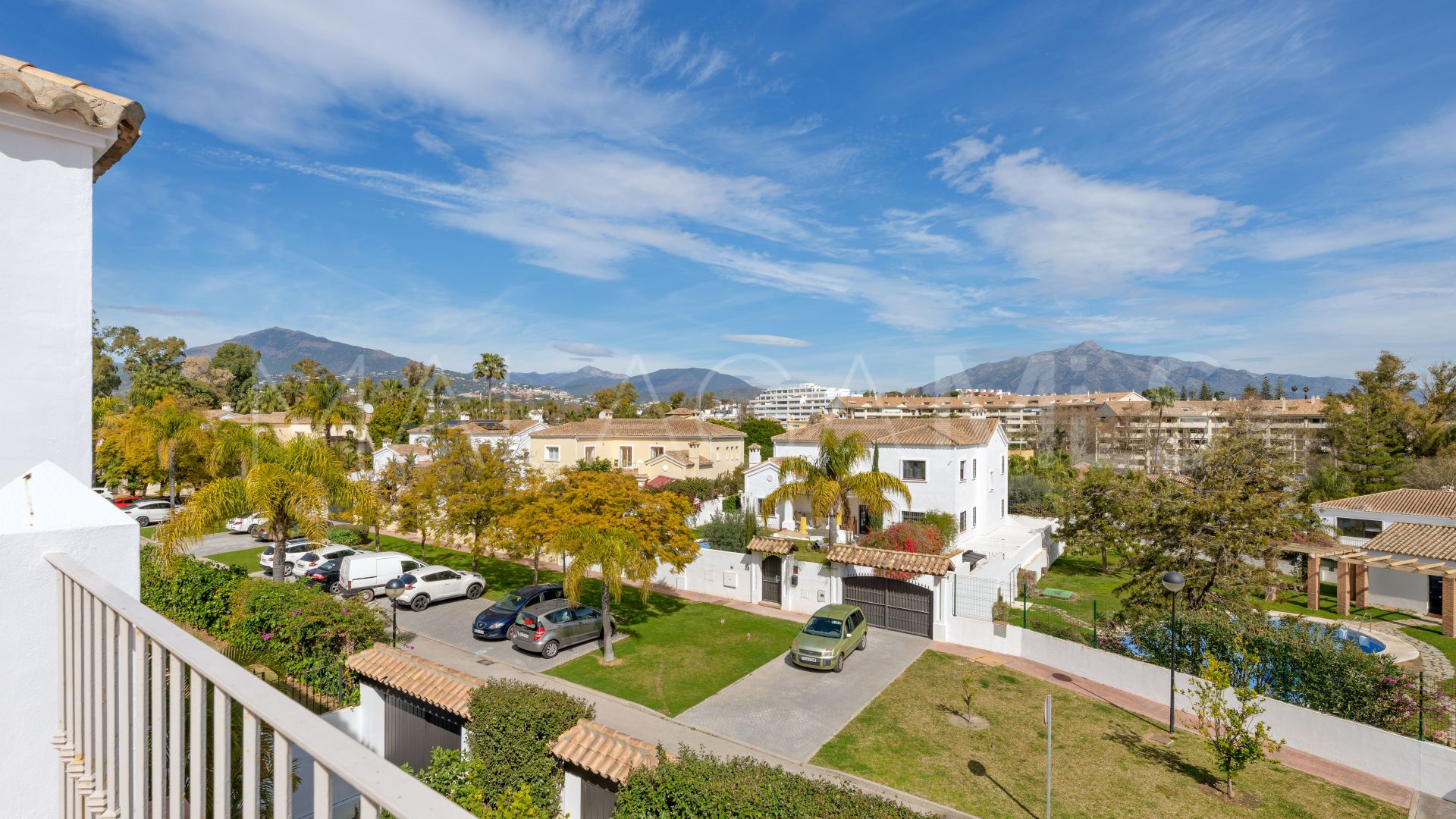 Se vende villa in Guadalmina Alta with 5 bedrooms
