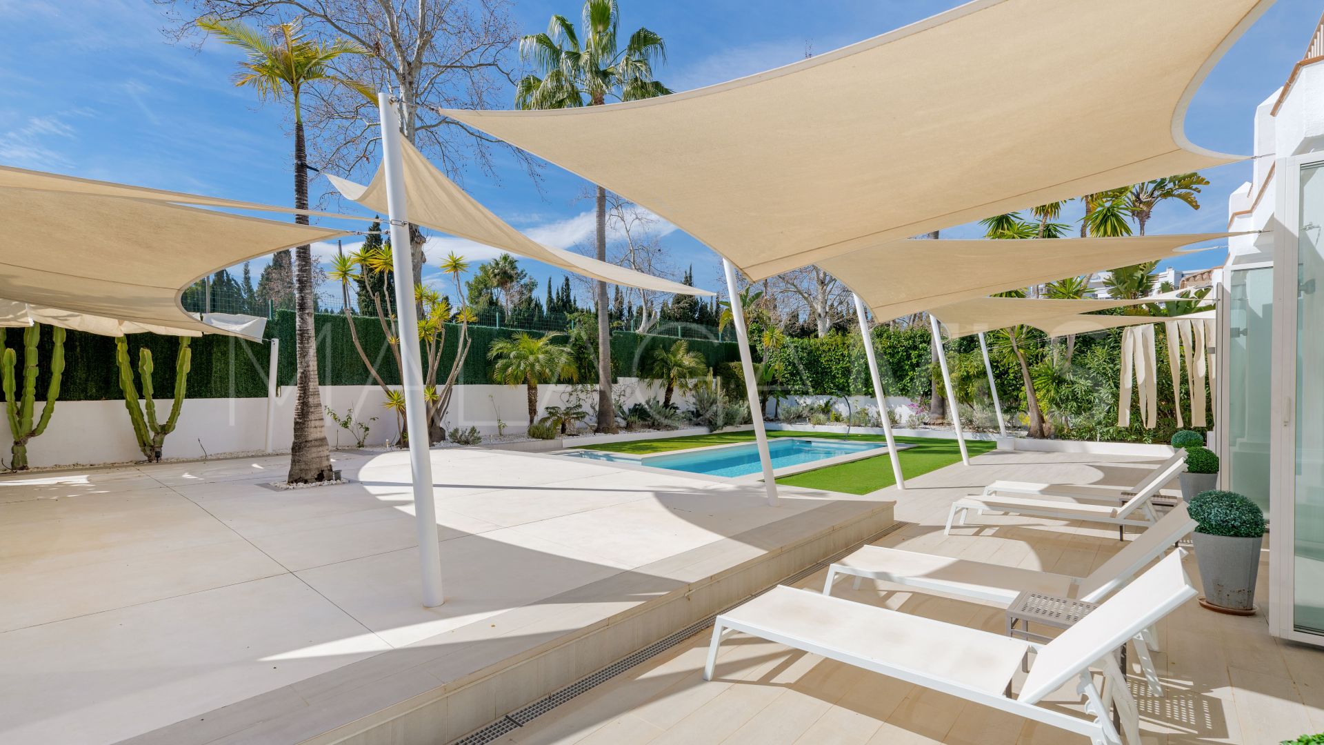 Se vende villa in Guadalmina Alta with 5 bedrooms