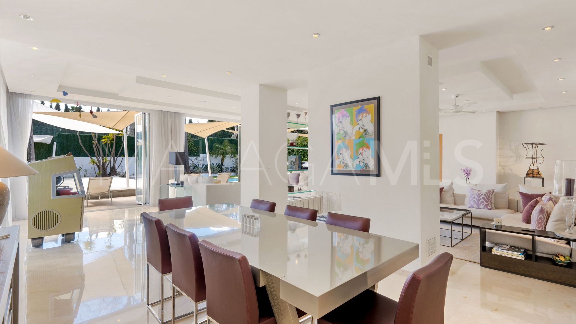 Se vende villa in Guadalmina Alta with 5 bedrooms
