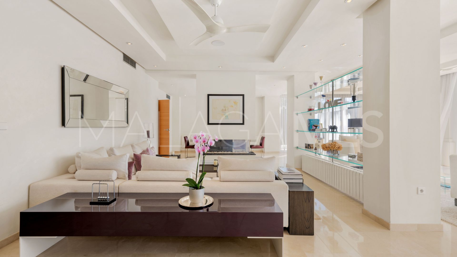Se vende villa in Guadalmina Alta with 5 bedrooms