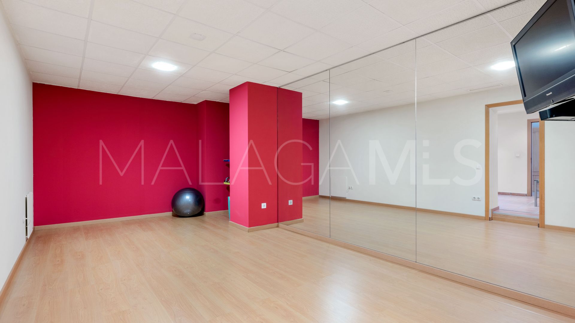 Se vende villa in Guadalmina Alta with 5 bedrooms