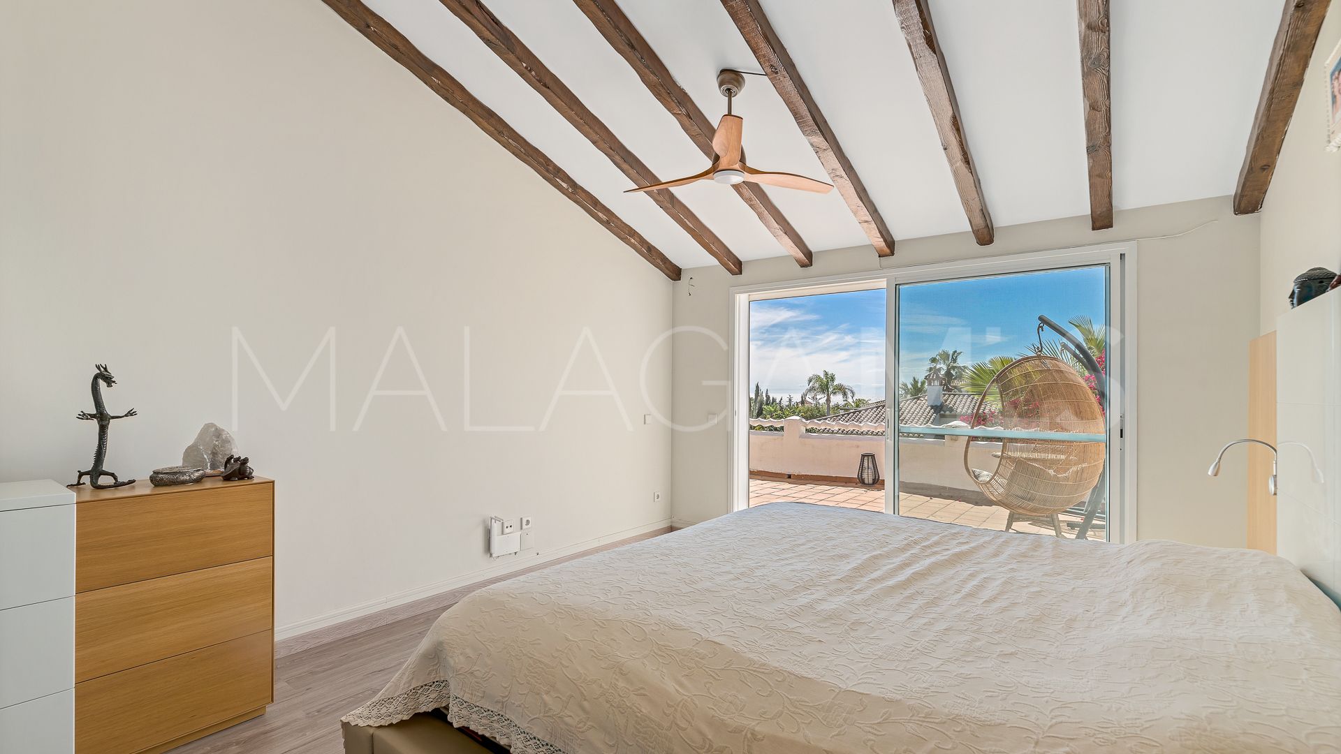 Adosado for sale with 3 bedrooms in Bahia de Marbella