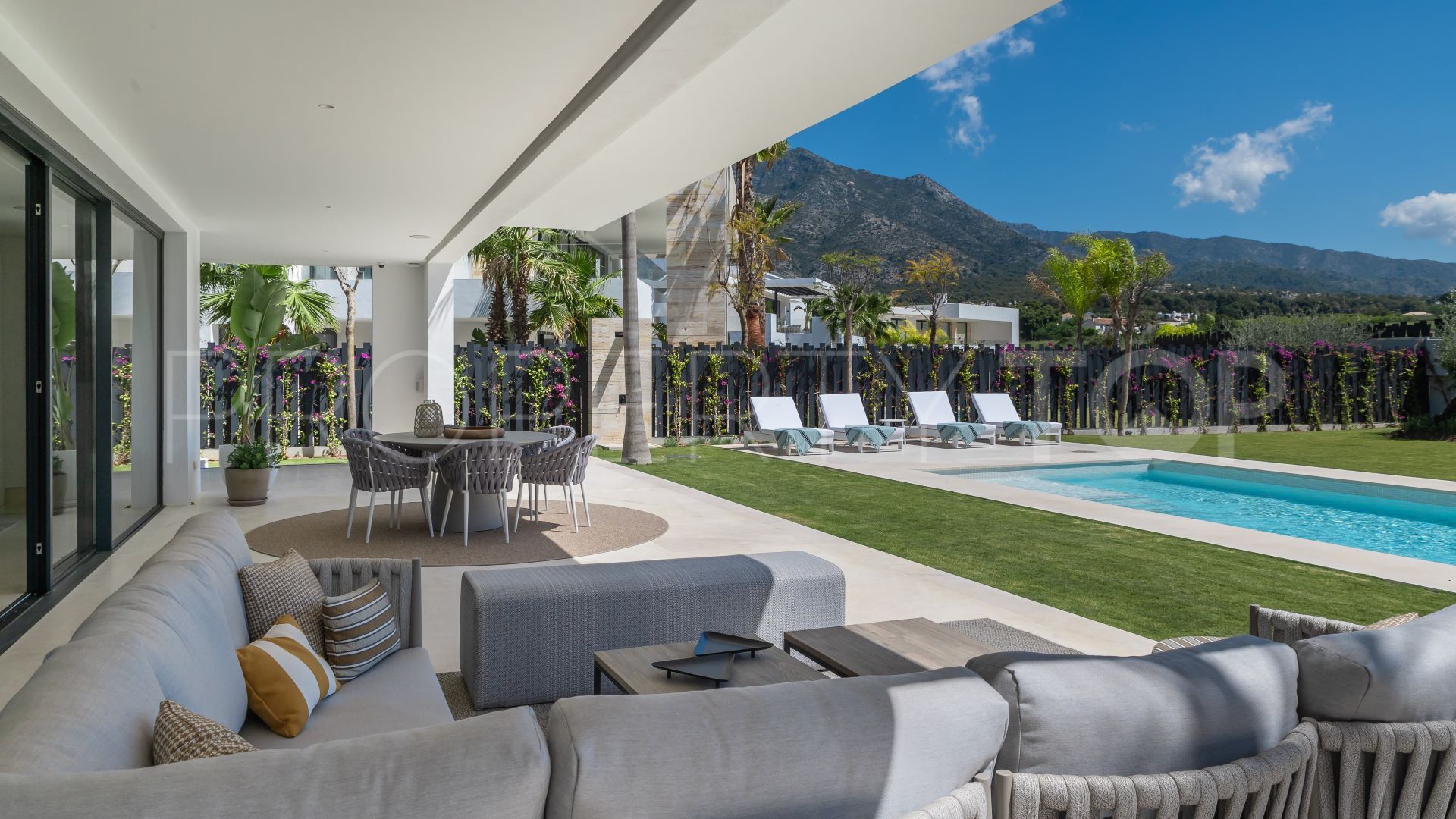 Las Lomas de Marbella, villa a la venta de 5 dormitorios