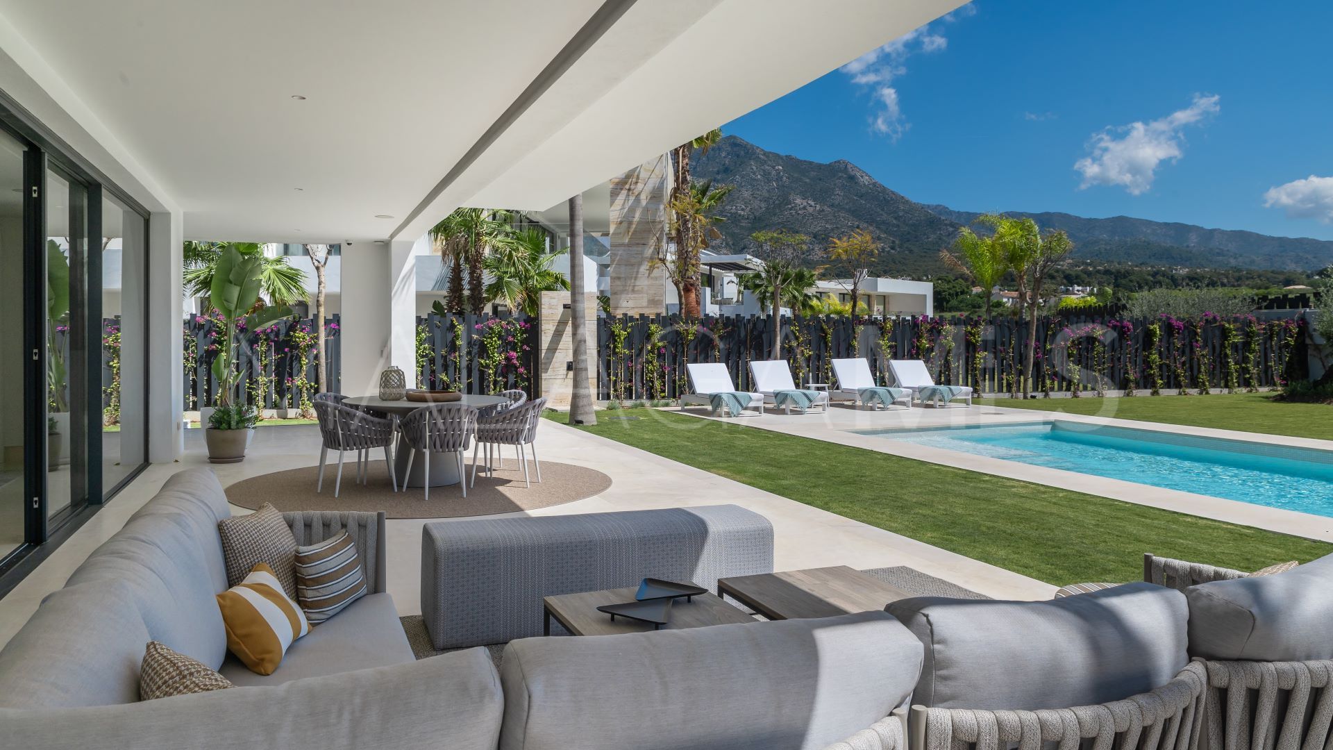 Las Lomas de Marbella, villa a la venta de 5 bedrooms