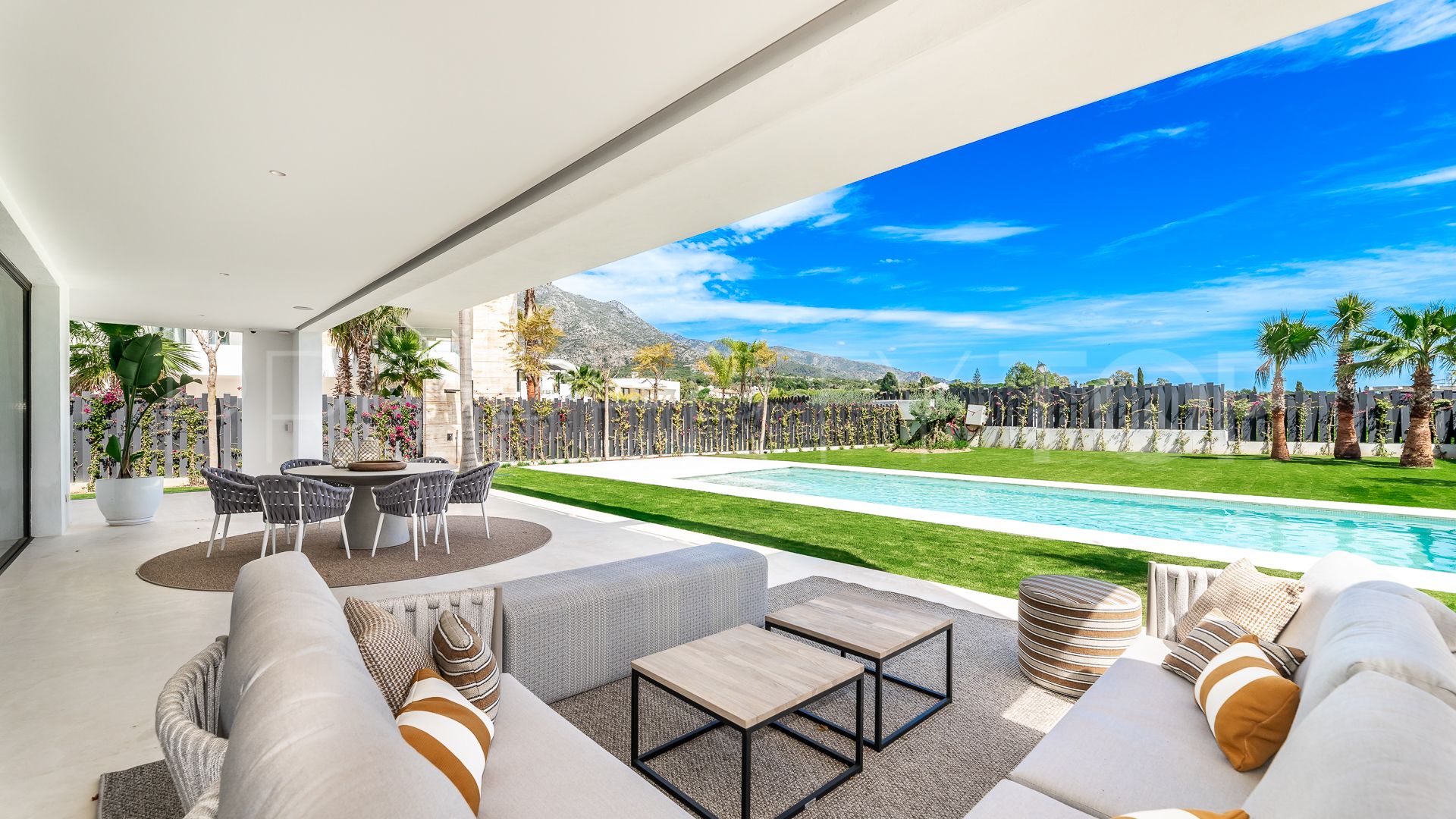 Las Lomas de Marbella, villa a la venta de 5 dormitorios