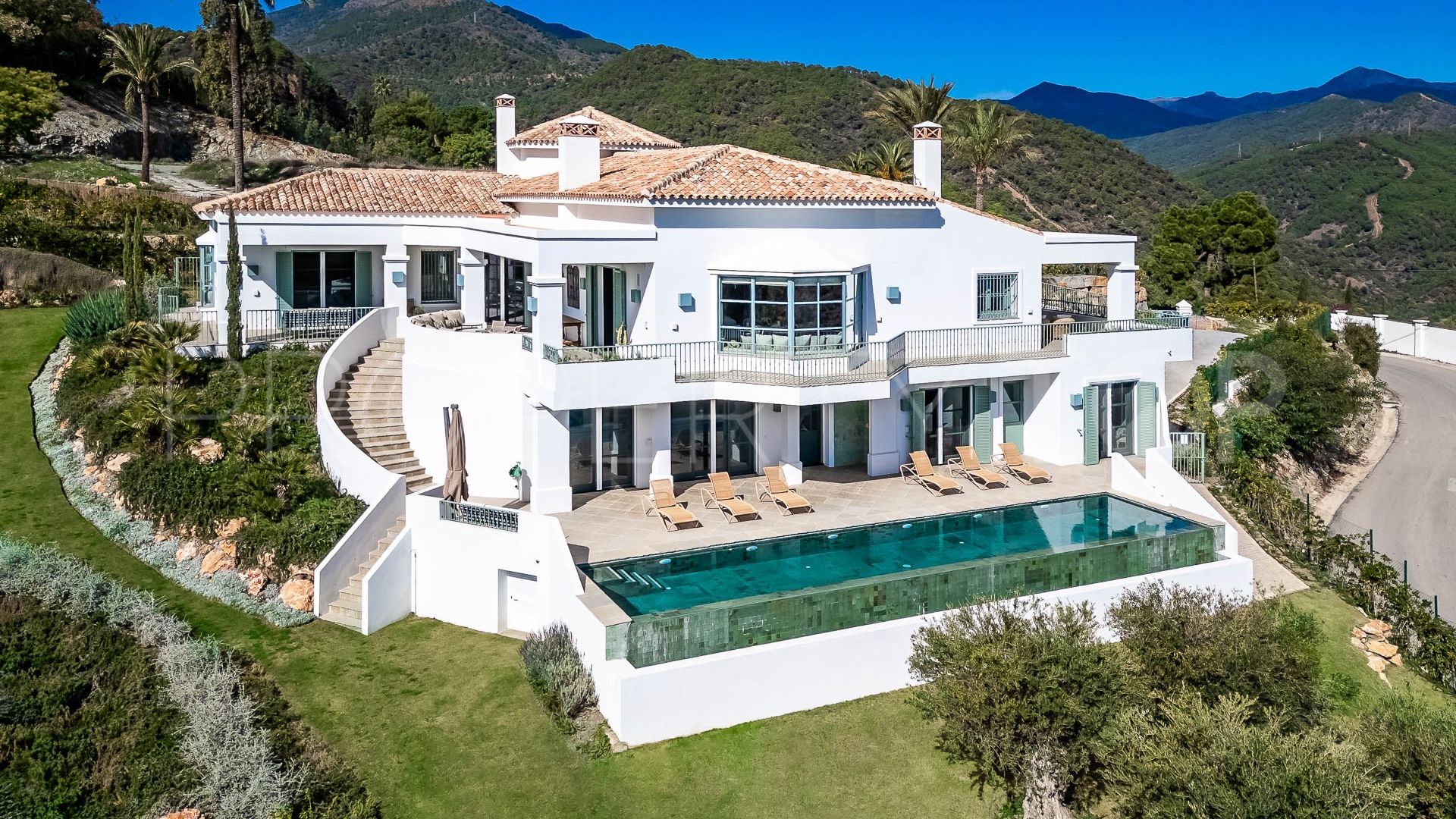 Villa for sale in El Madroñal with 4 bedrooms