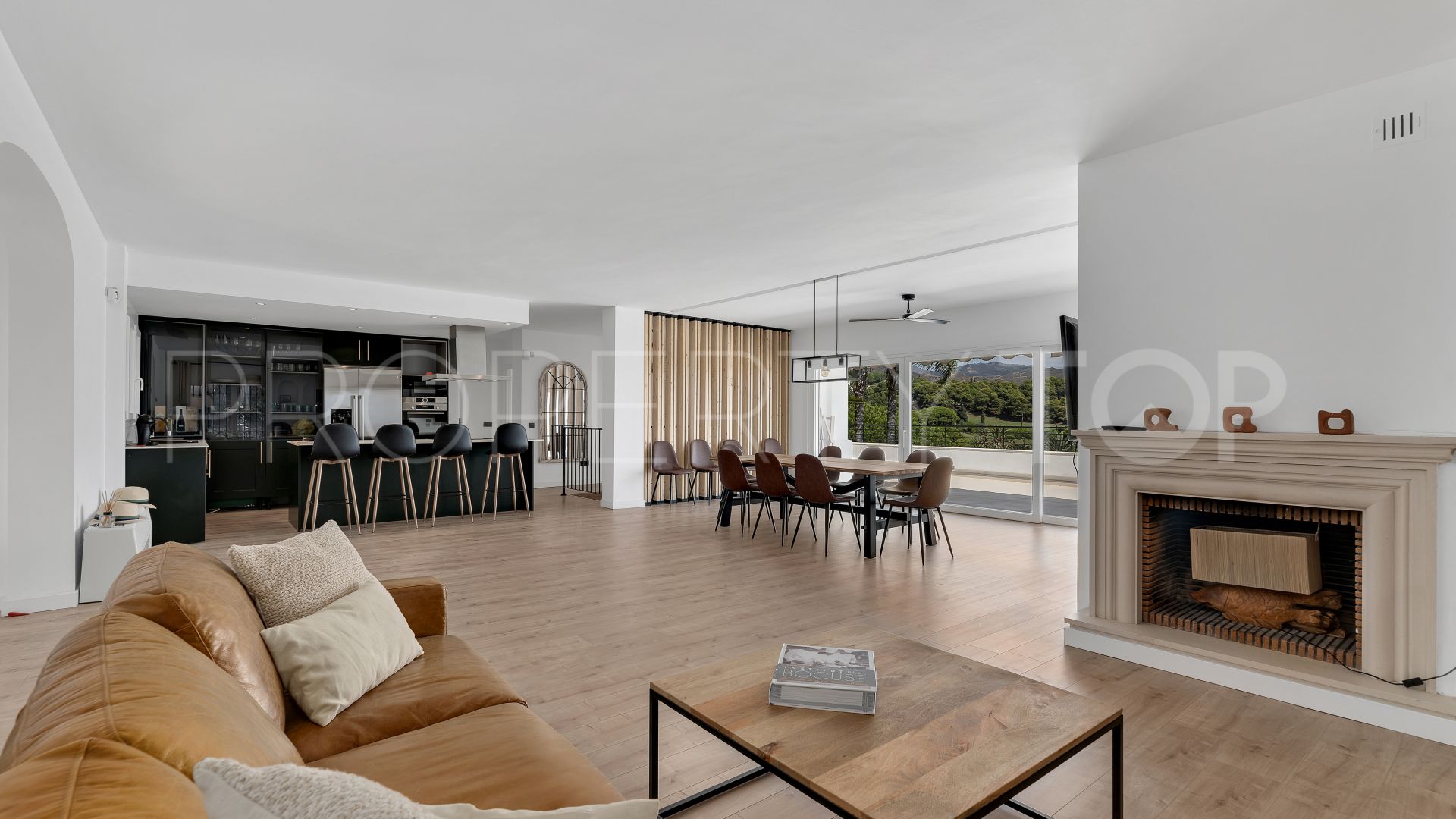 Buy villa in Rio Real