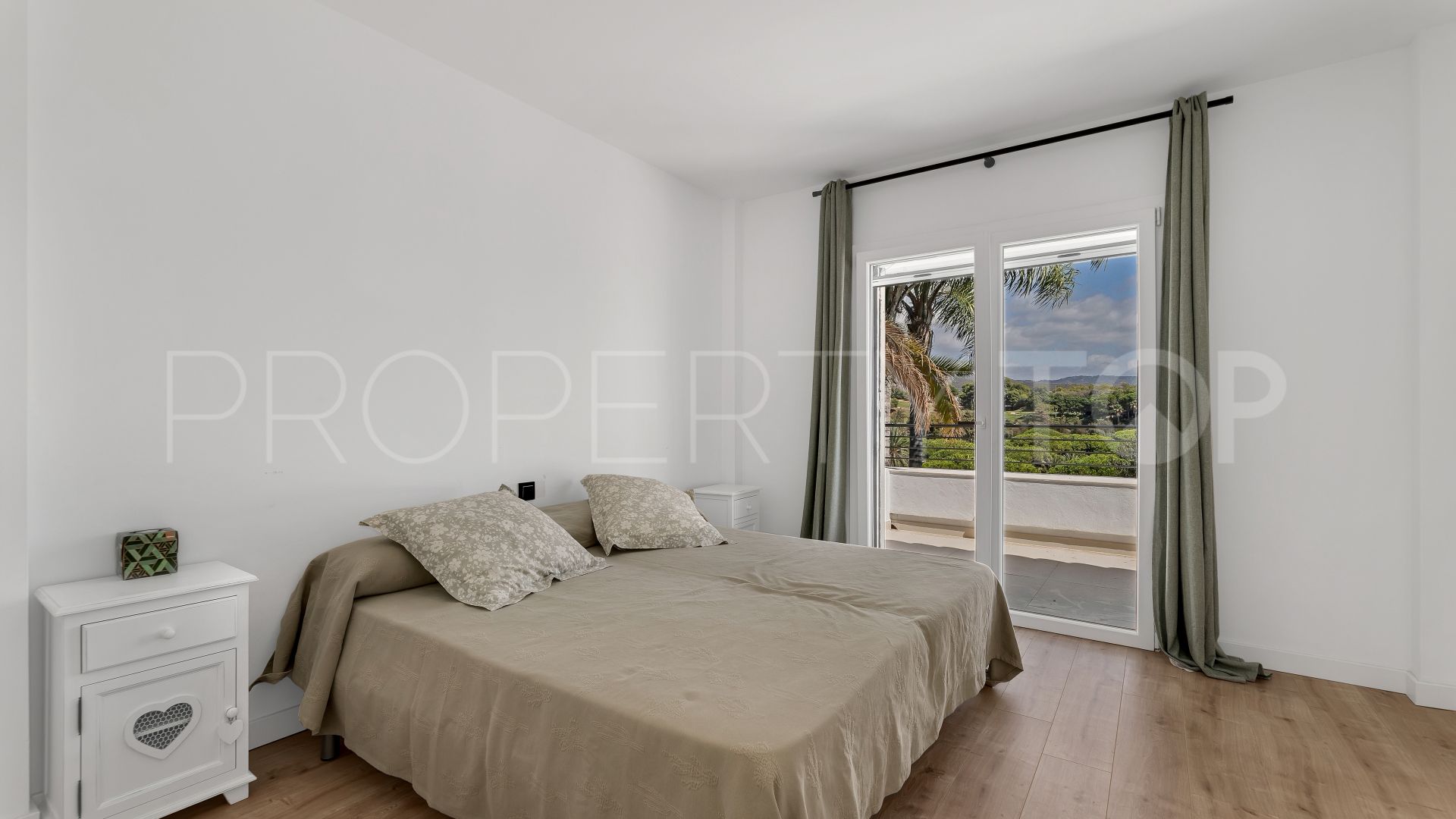 Buy villa in Rio Real