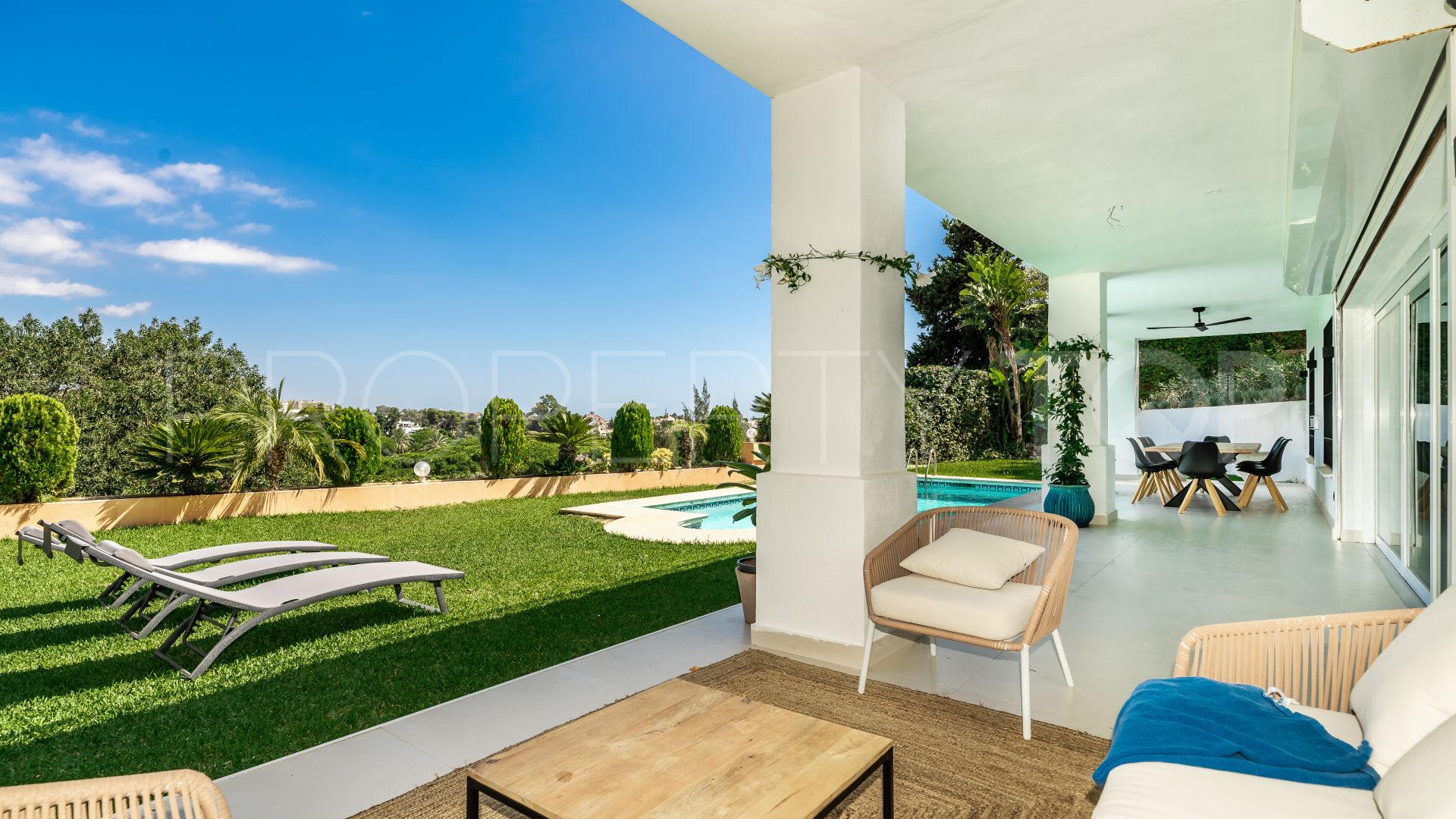 Buy villa in Rio Real