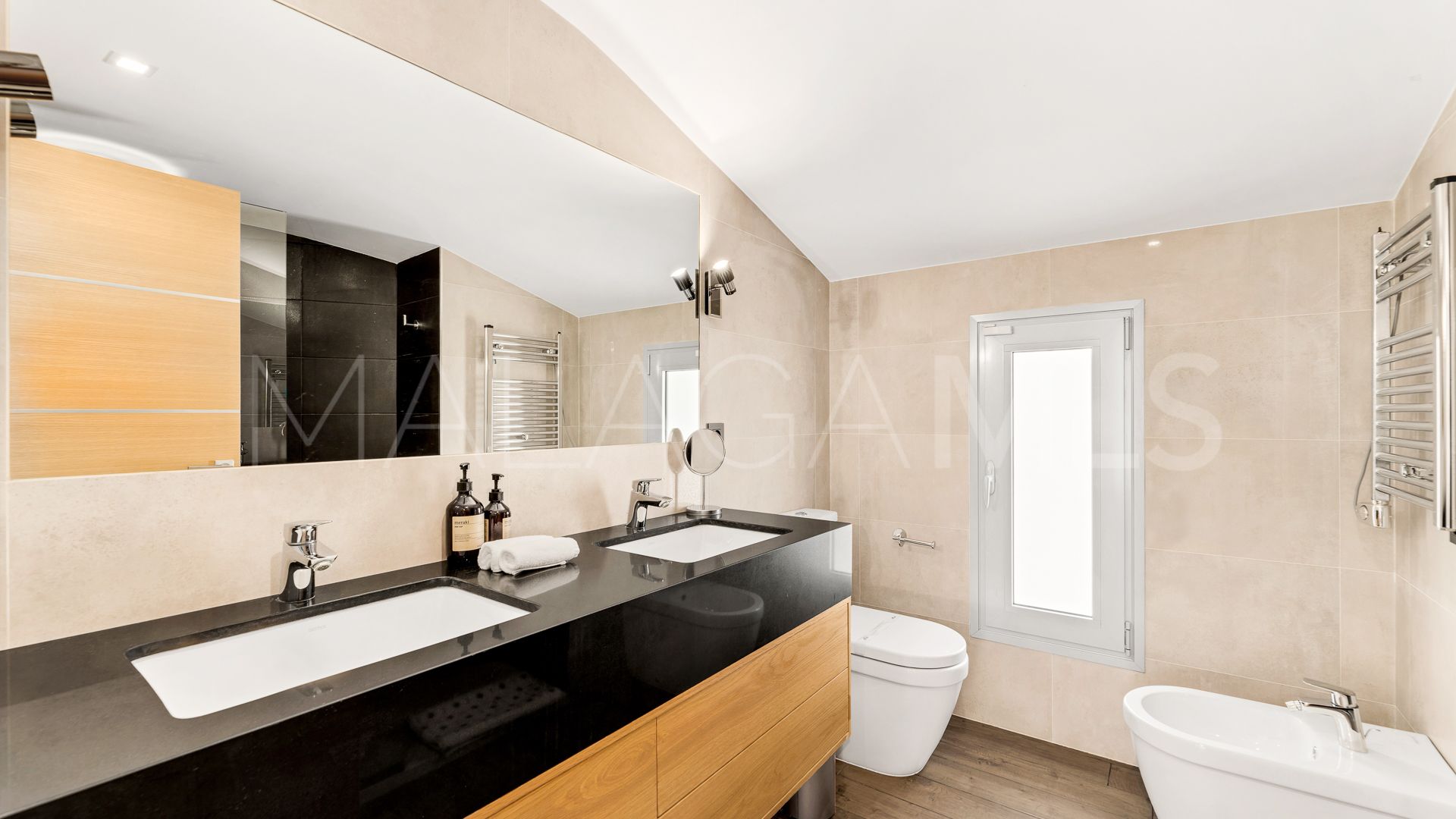 Villa for sale in Nueva Andalucia