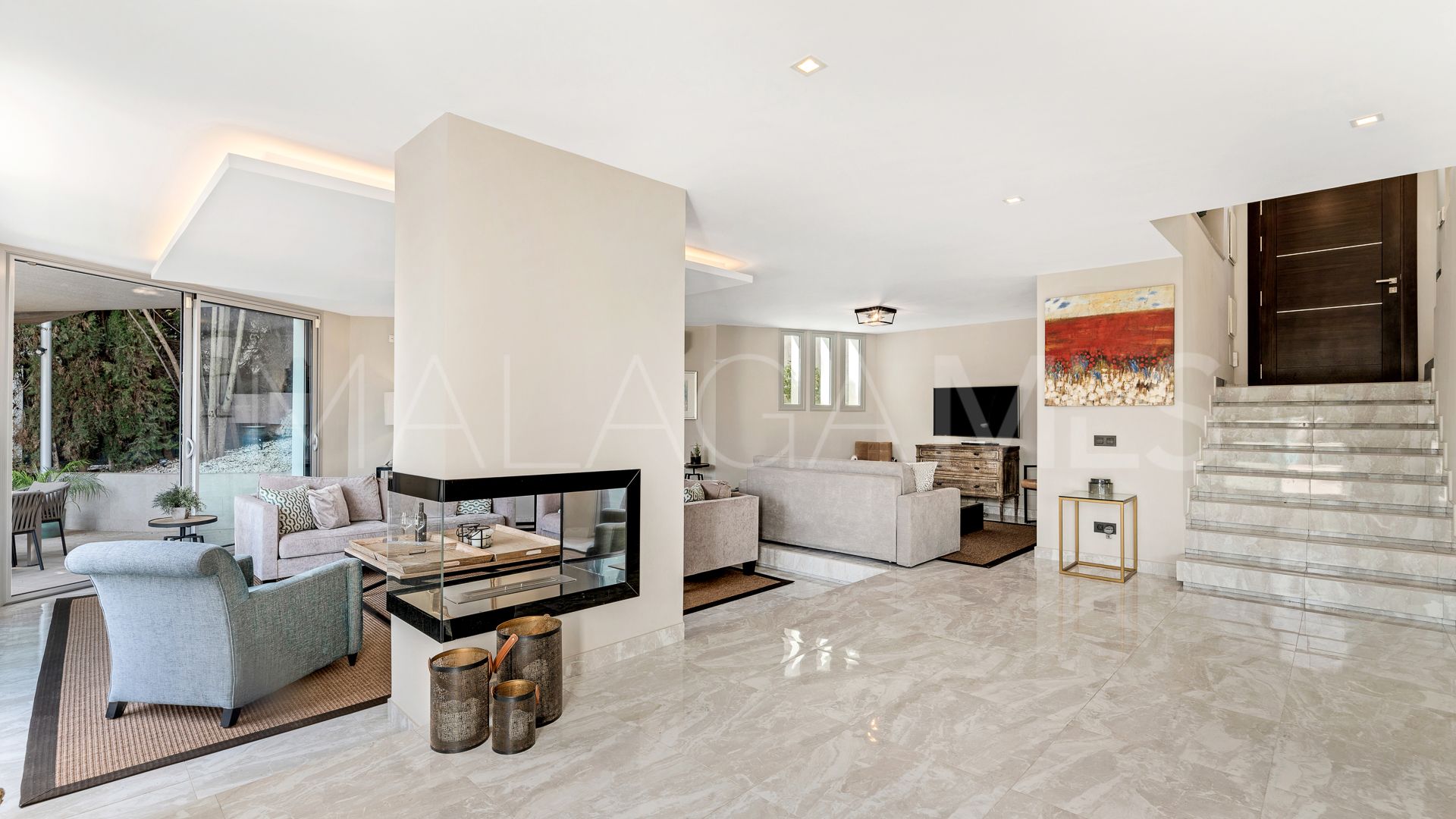 Villa for sale in Nueva Andalucia