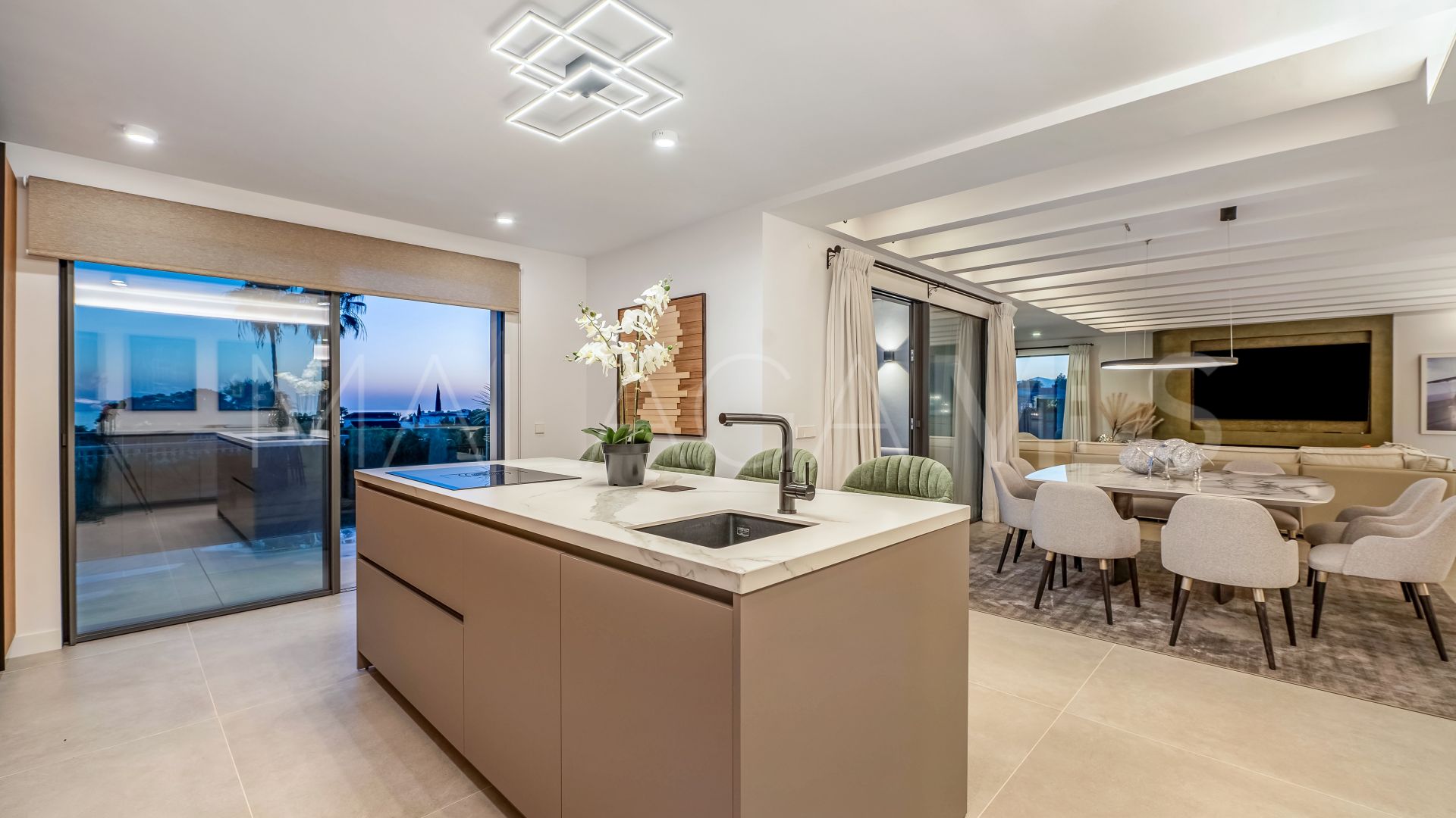 Villa for sale in Nagüeles