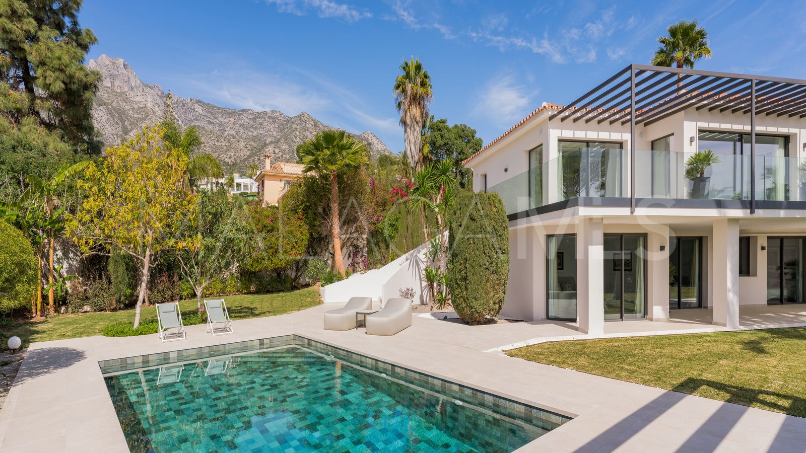 5 bedrooms villa for sale in Nagüeles