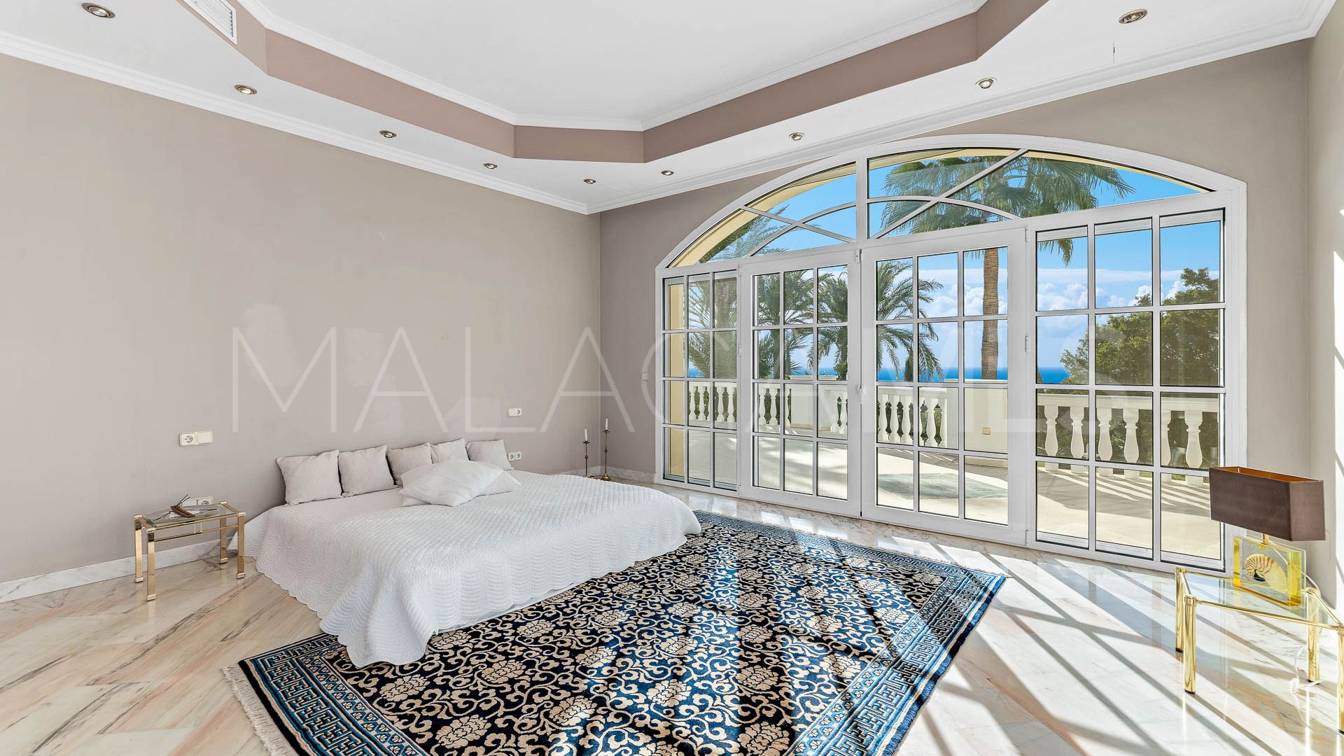 Villa for sale in Cascada de Camojan