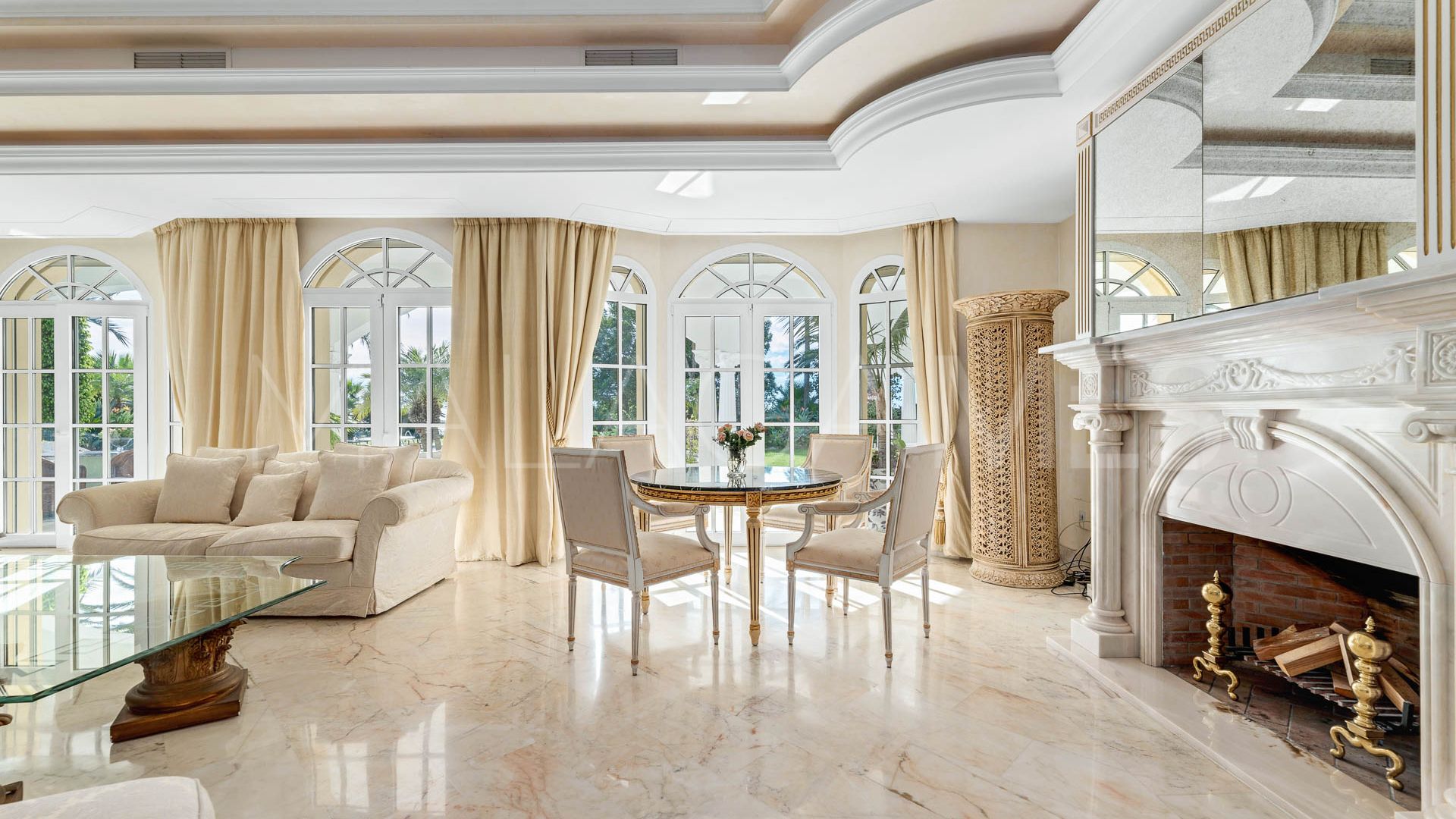 Villa for sale in Cascada de Camojan