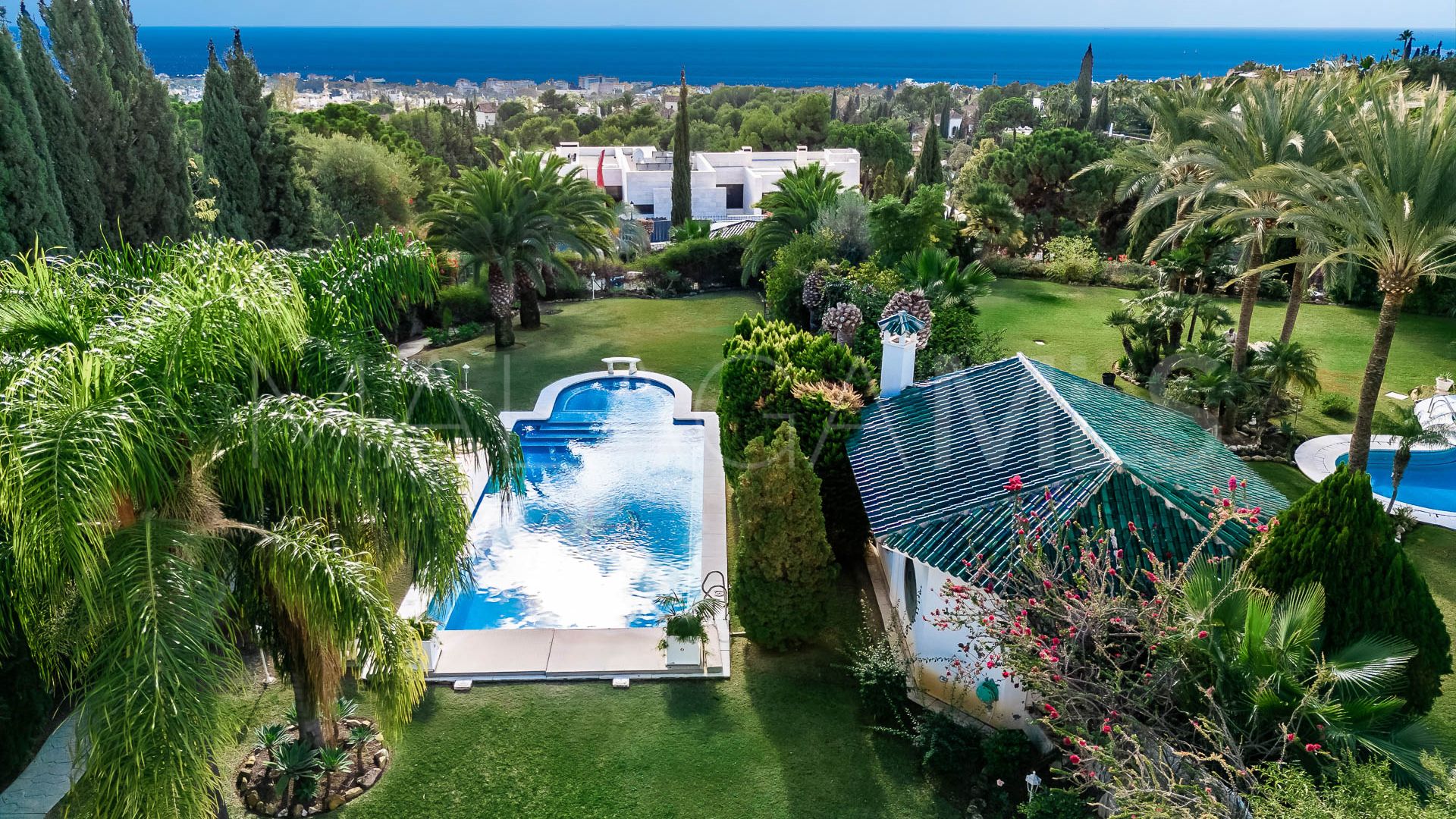 Villa for sale in Cascada de Camojan