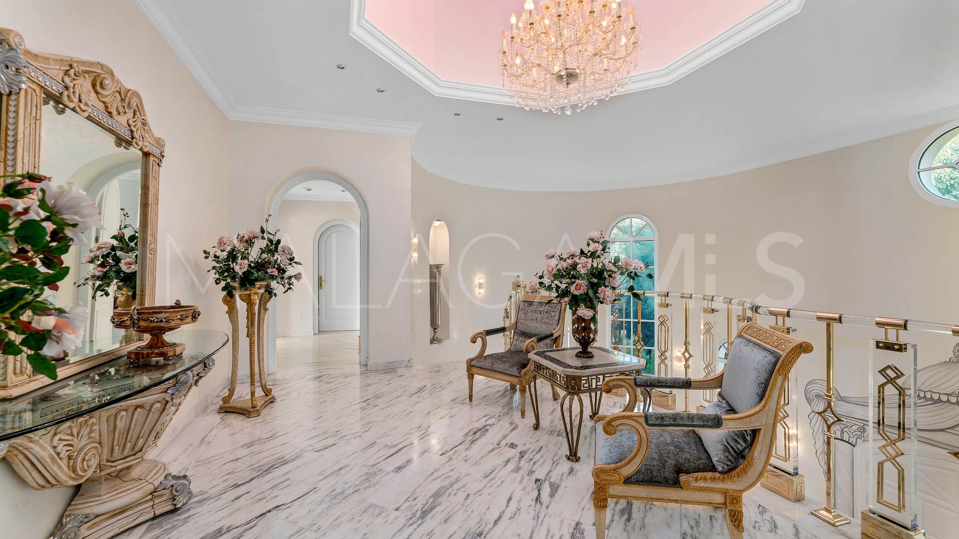 Villa for sale in Cascada de Camojan