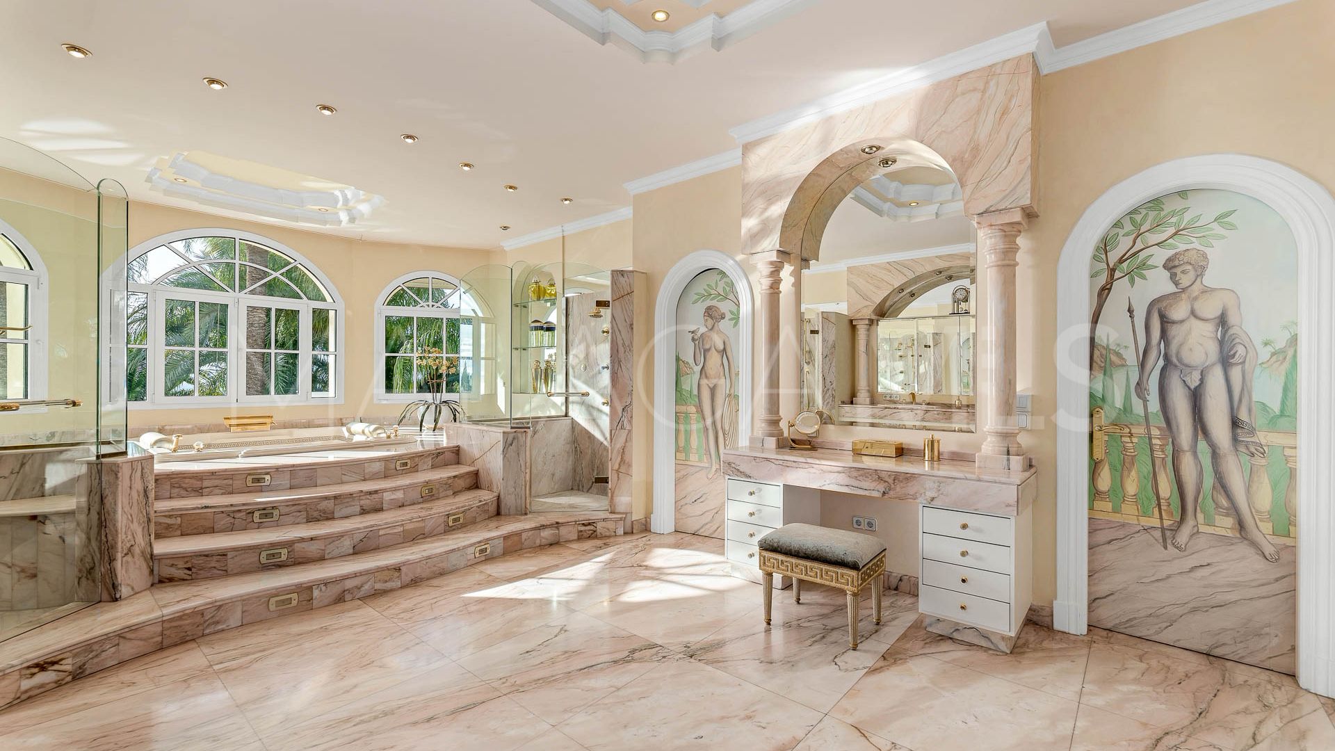 Villa for sale in Cascada de Camojan